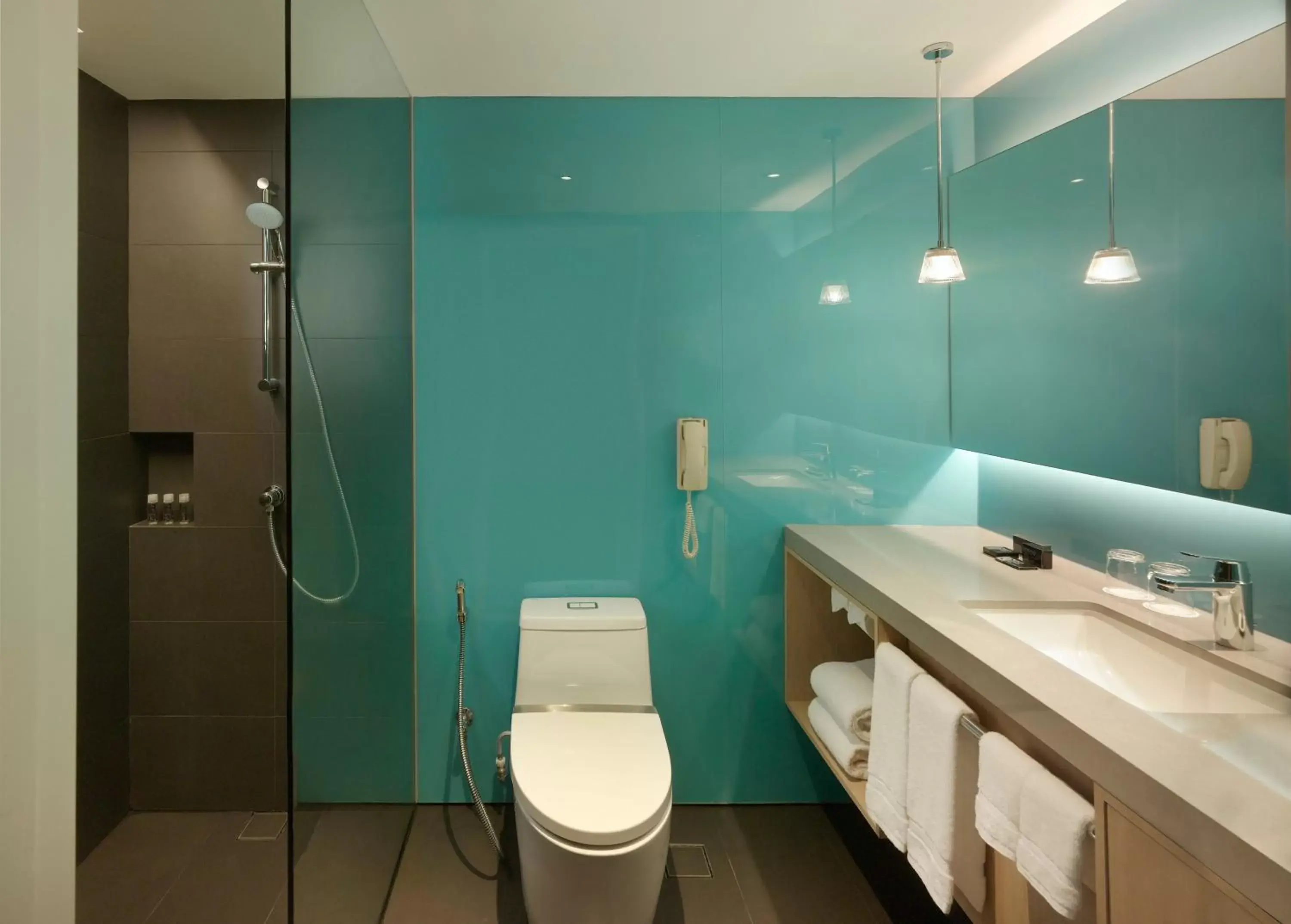 Shower, Bathroom in Concorde Hotel Singapore
