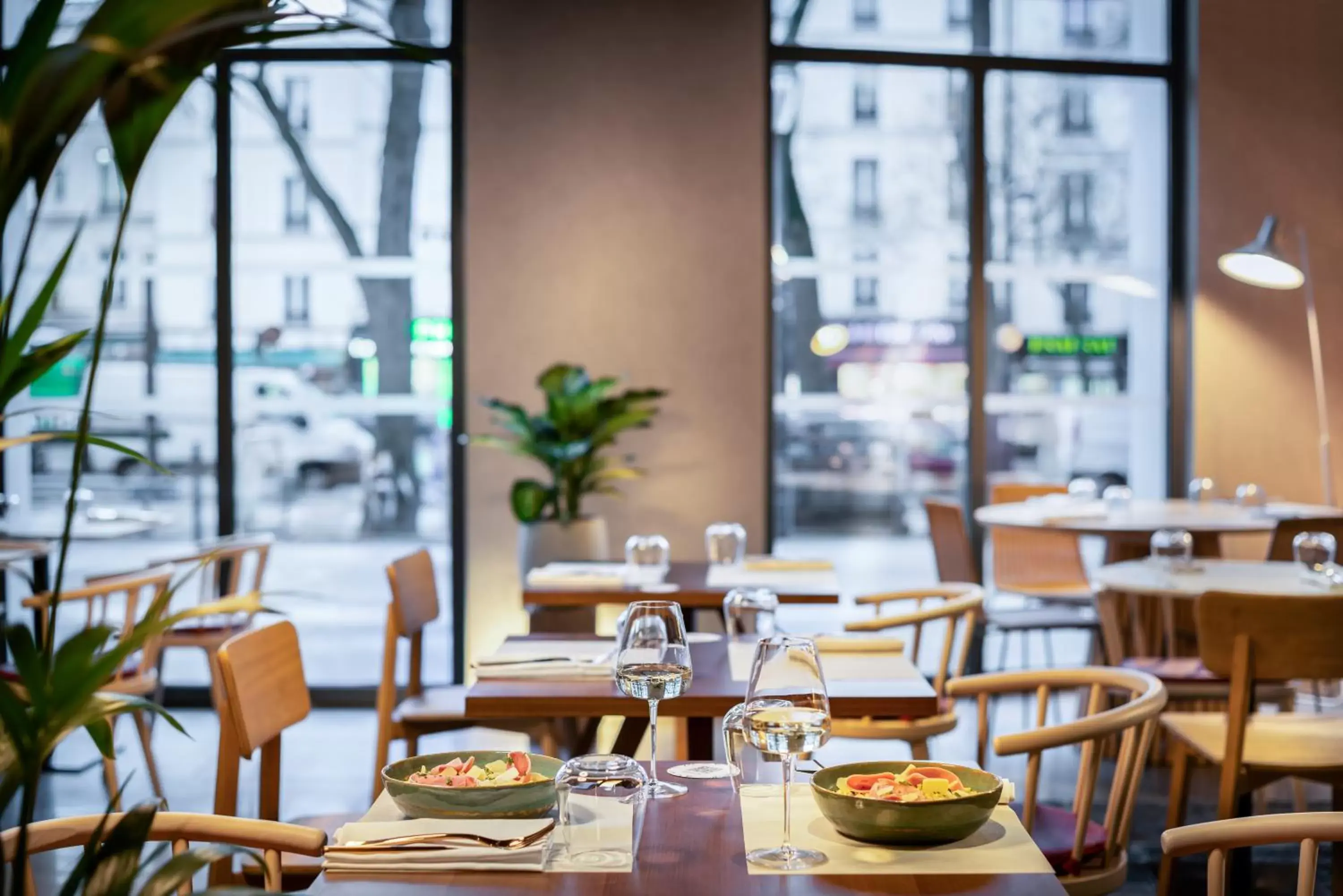 Restaurant/Places to Eat in Novotel Paris 20 Belleville