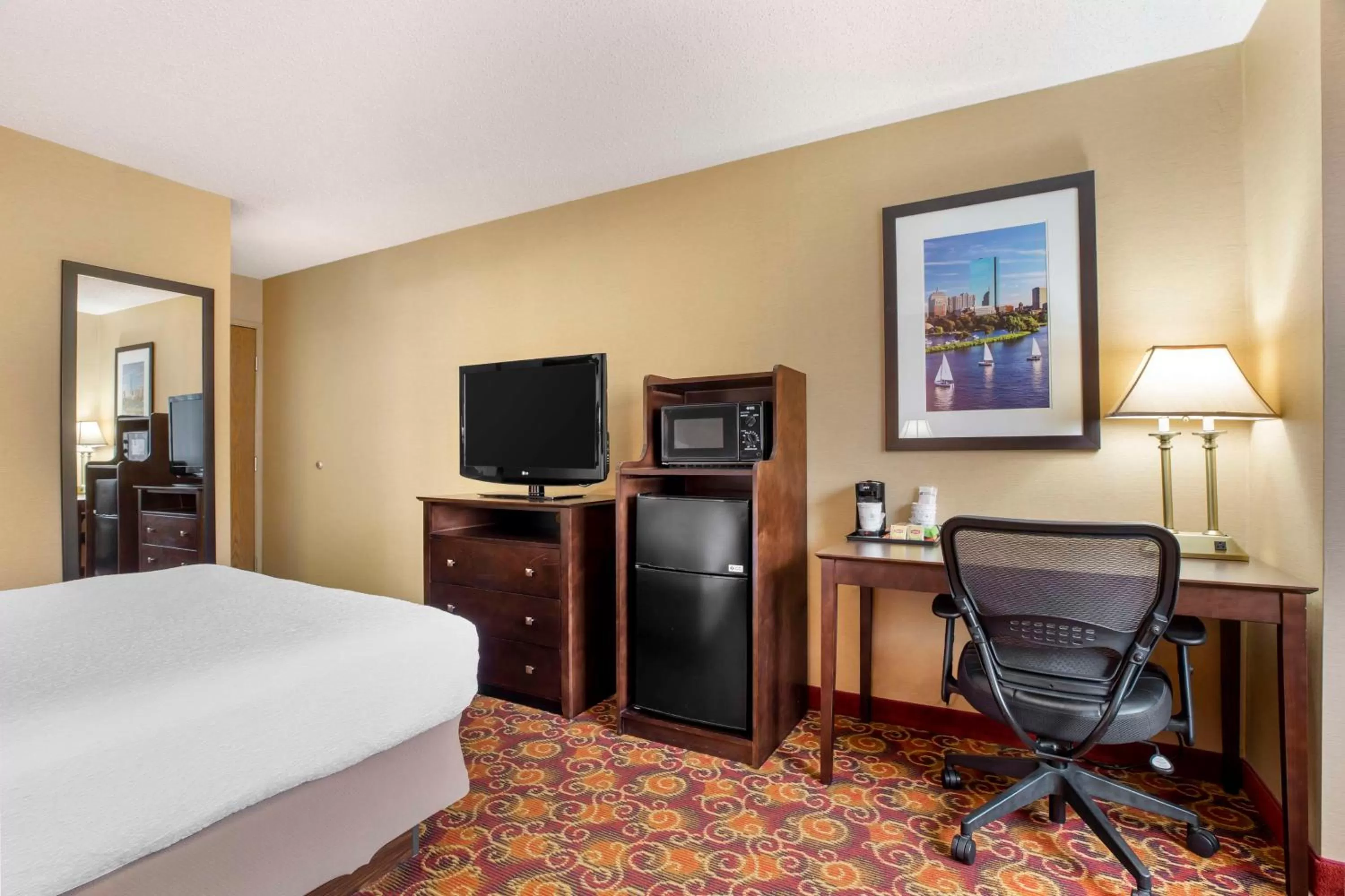Queen Room in Best Western Plus The Inn at Sharon/Foxboro