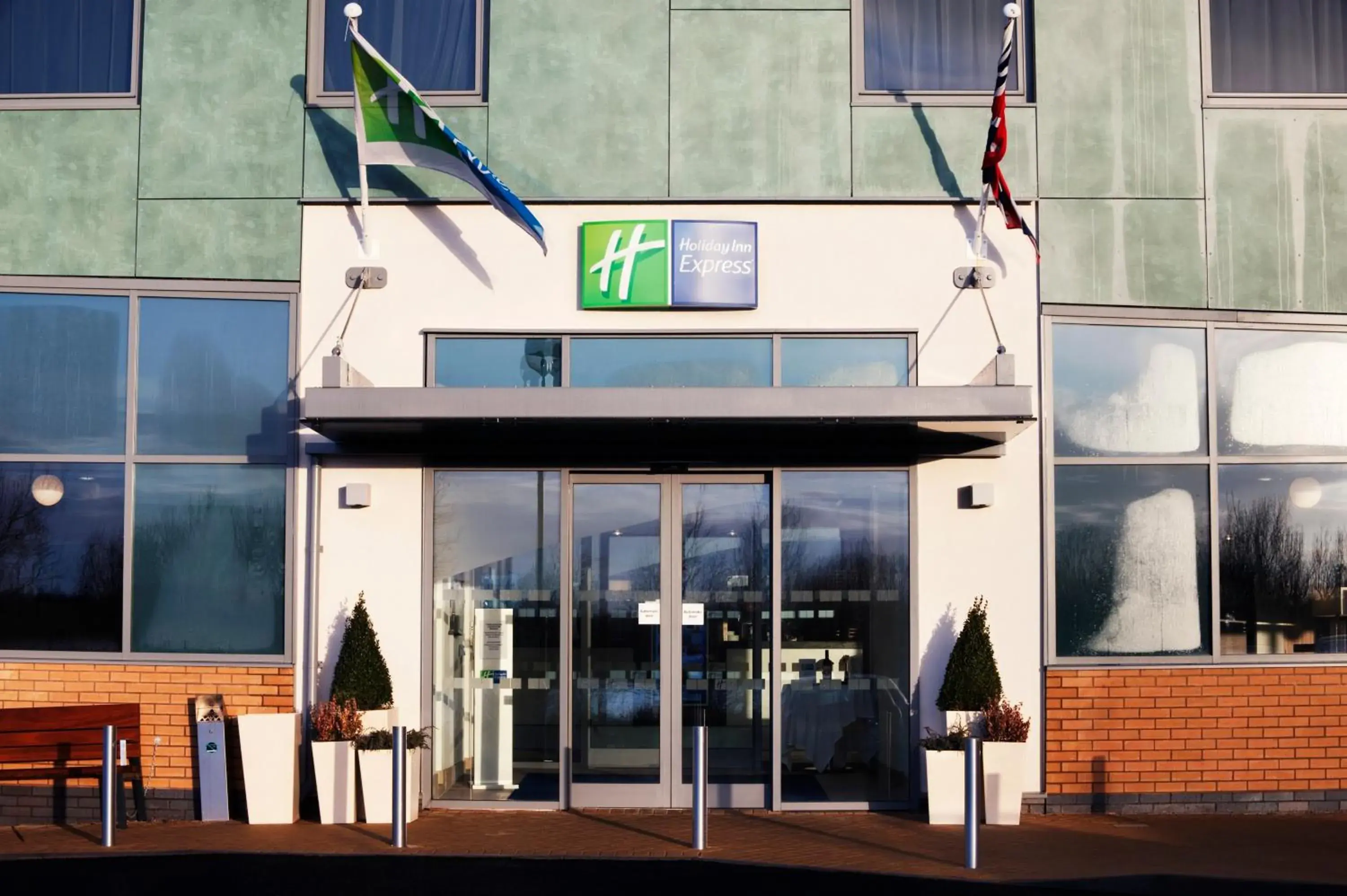 Property building in Holiday Inn Express Tamworth