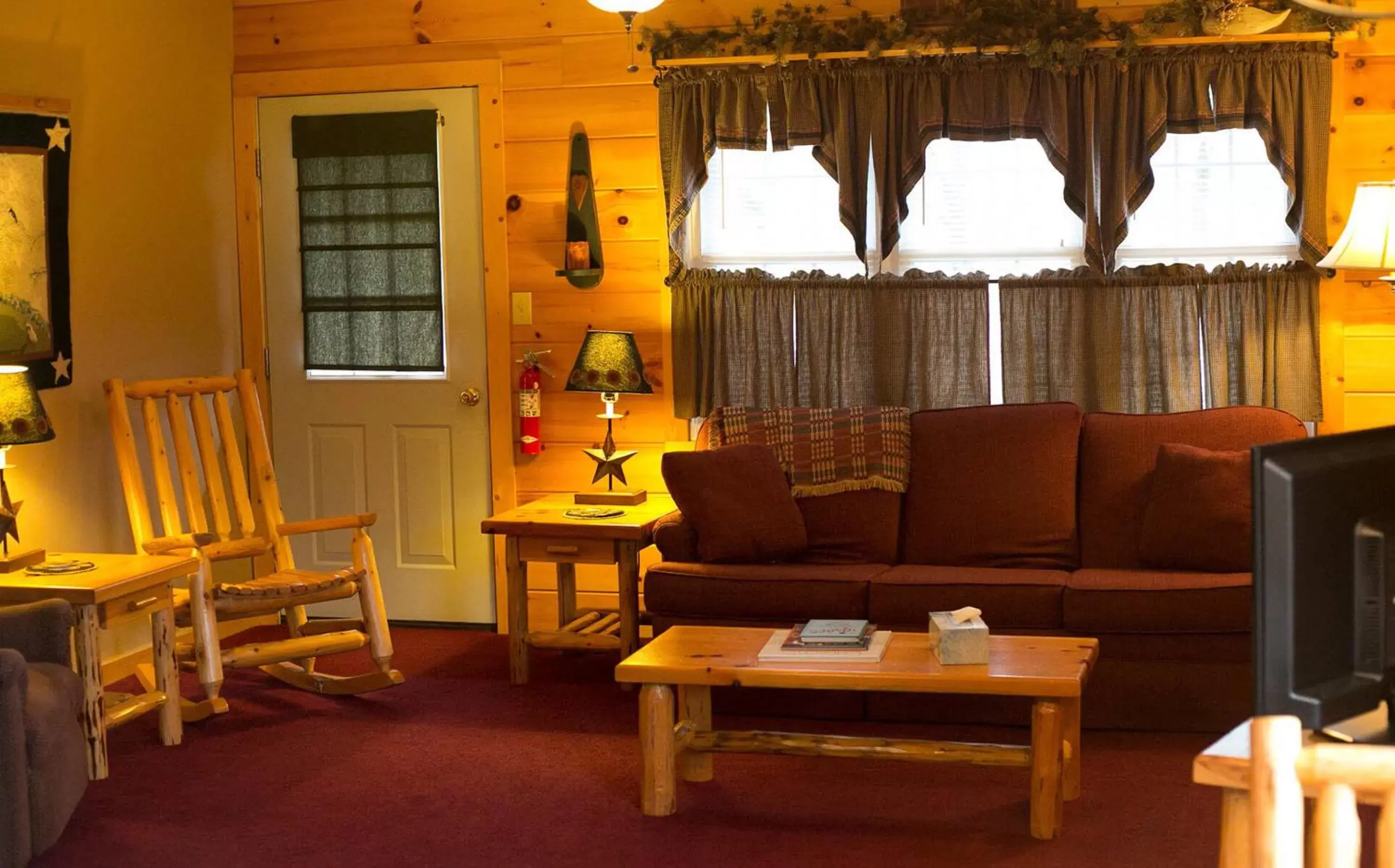 Living room, Seating Area in Blessing Lodge by Amish Country Lodging