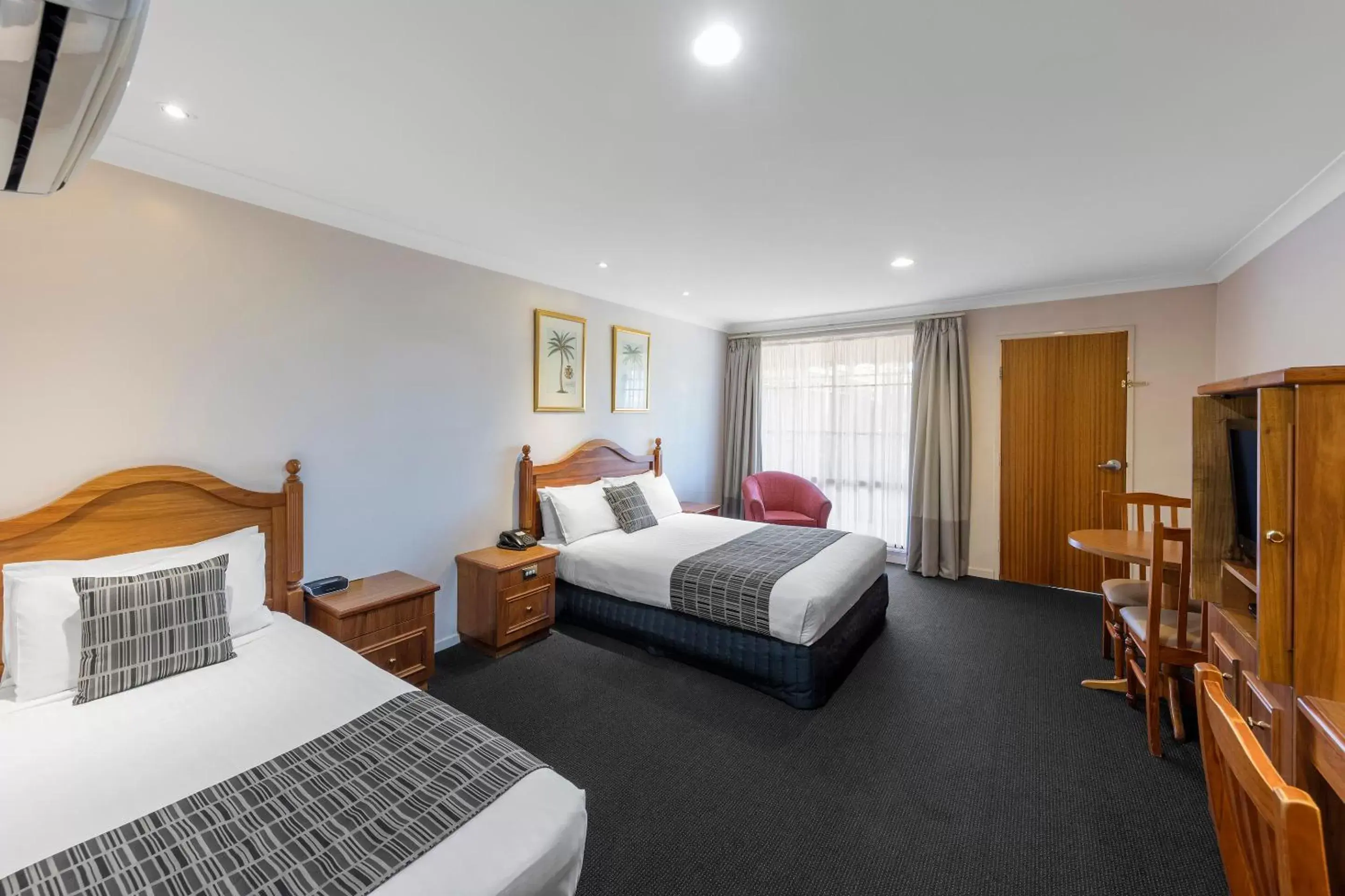 Bedroom, Bed in Best Western Ambassador Motor Inn & Apartments