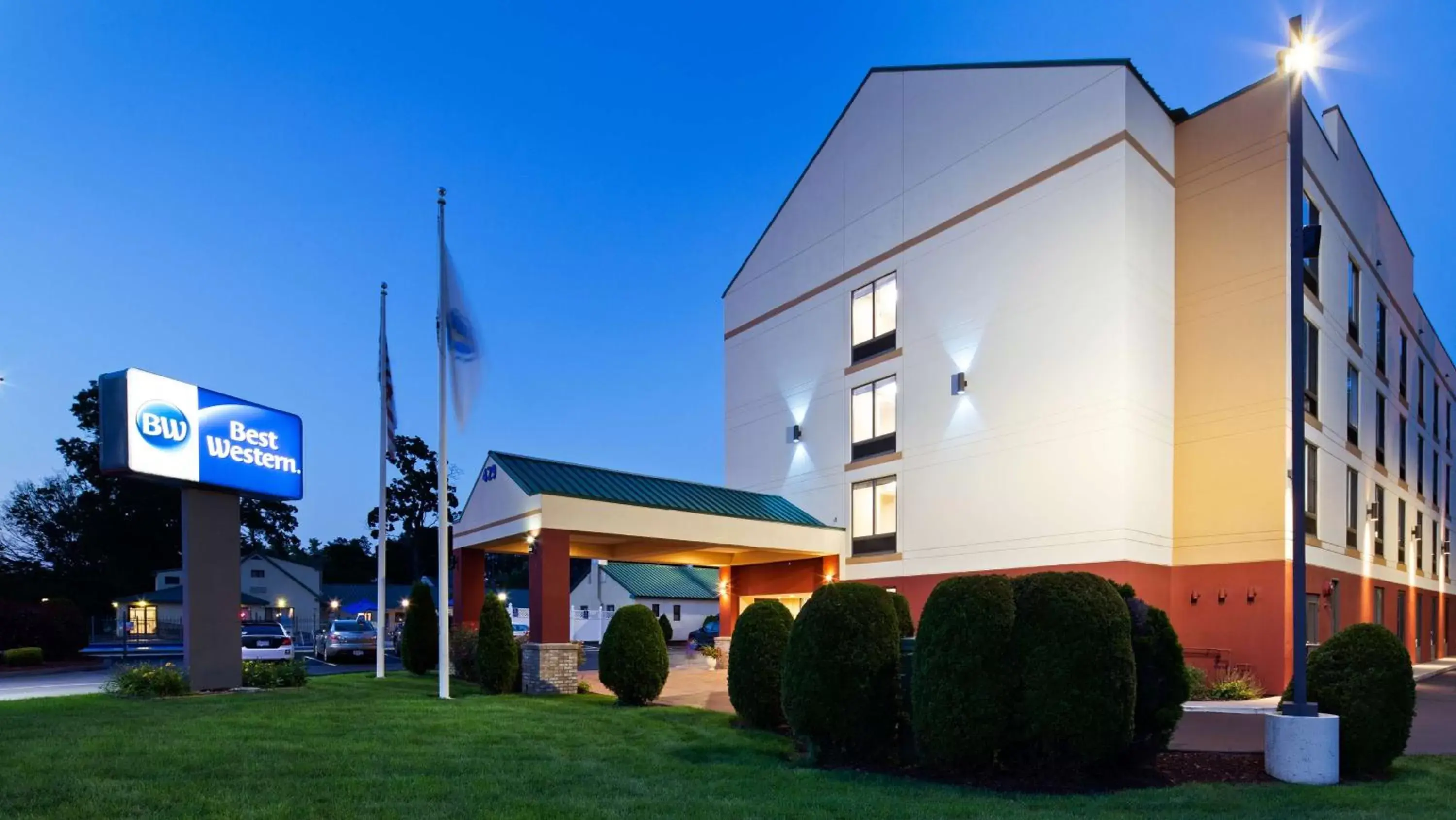 Property Building in Best Western Springfield West Inn