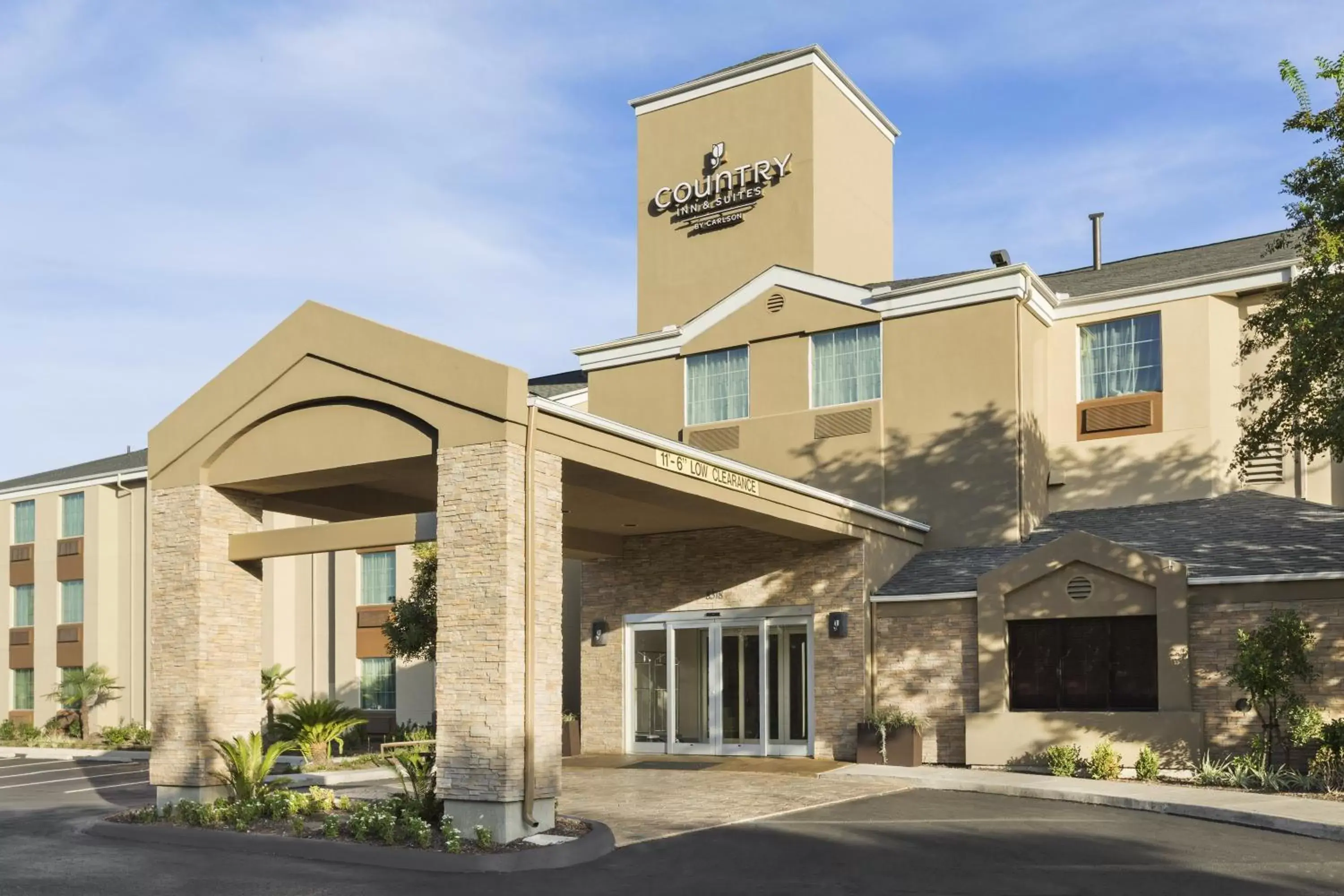 Facade/entrance, Property Building in Country Inn & Suites by Radisson, San Antonio Medical Center, TX