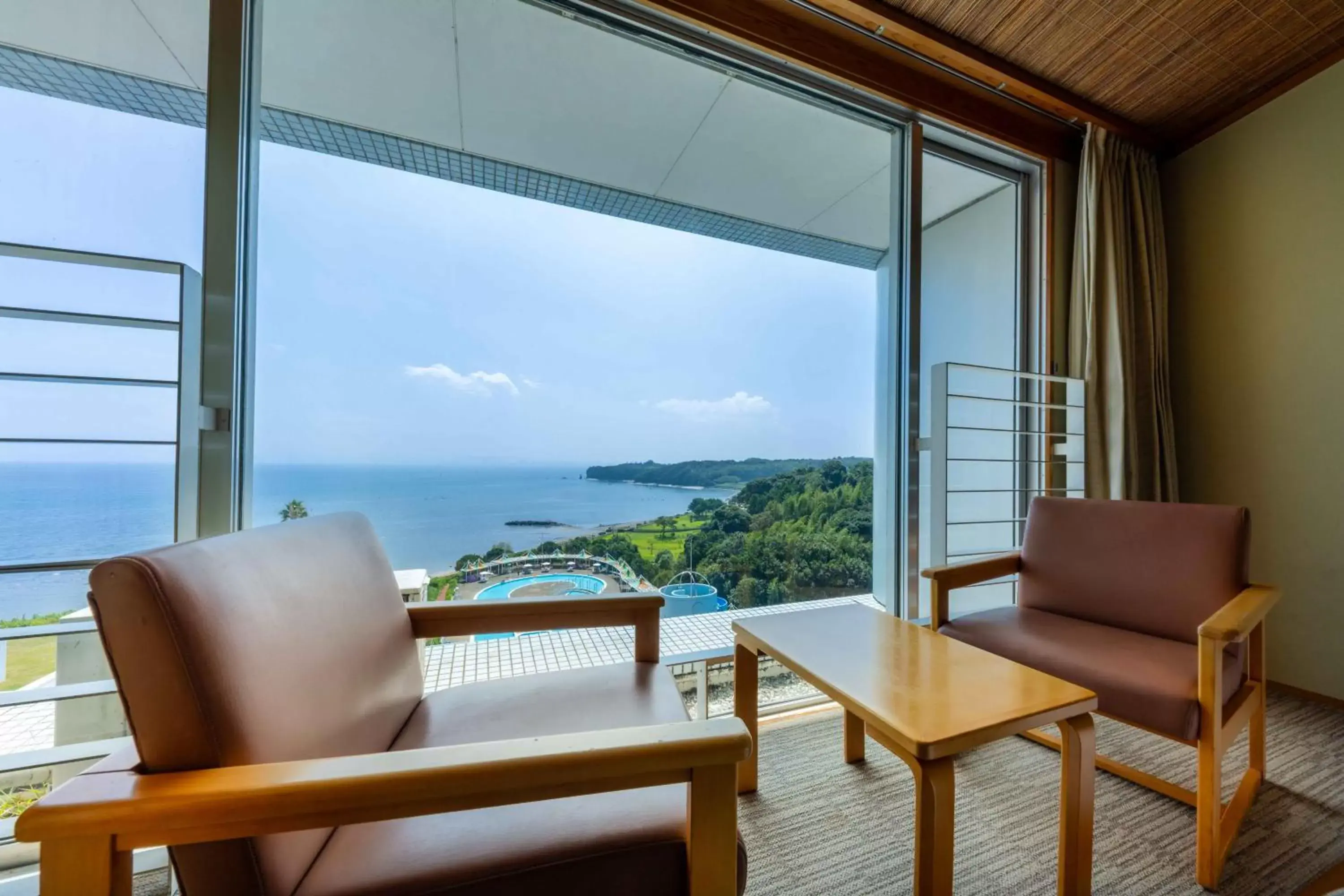 Photo of the whole room, Seating Area in Spa and Resort Hotel Solage Oita Hiji Beppuwan