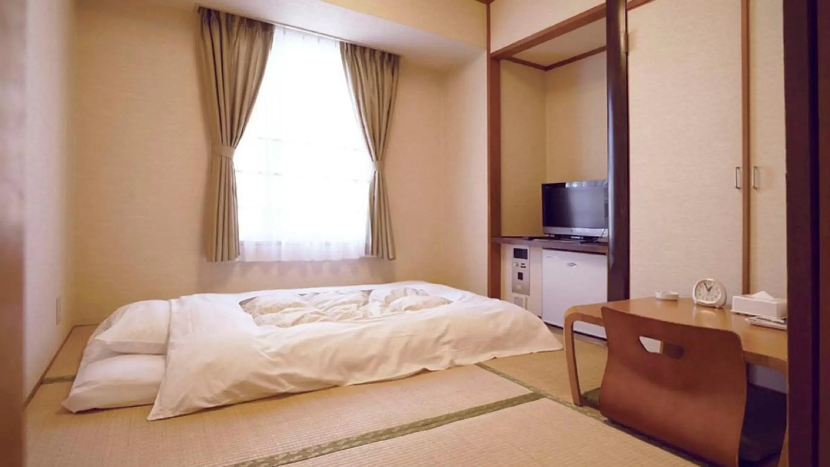 Photo of the whole room, Bed in Hotel Minatoya