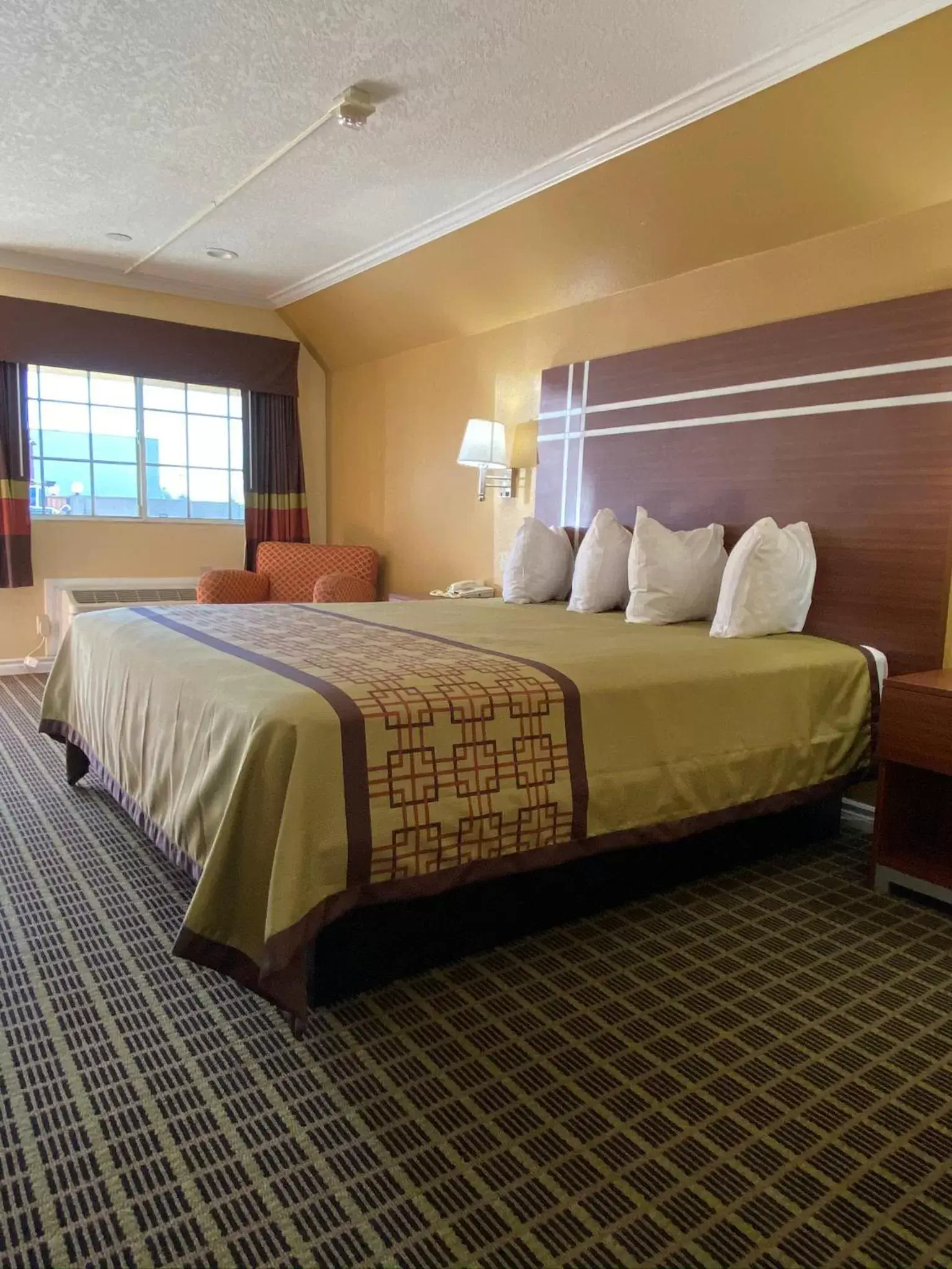 King Room - Disability Access in Americas Best Value Inn - Azusa/Pasadena King Room - Disability Access in Americas Best Value Inn - Azusa/Pasadena