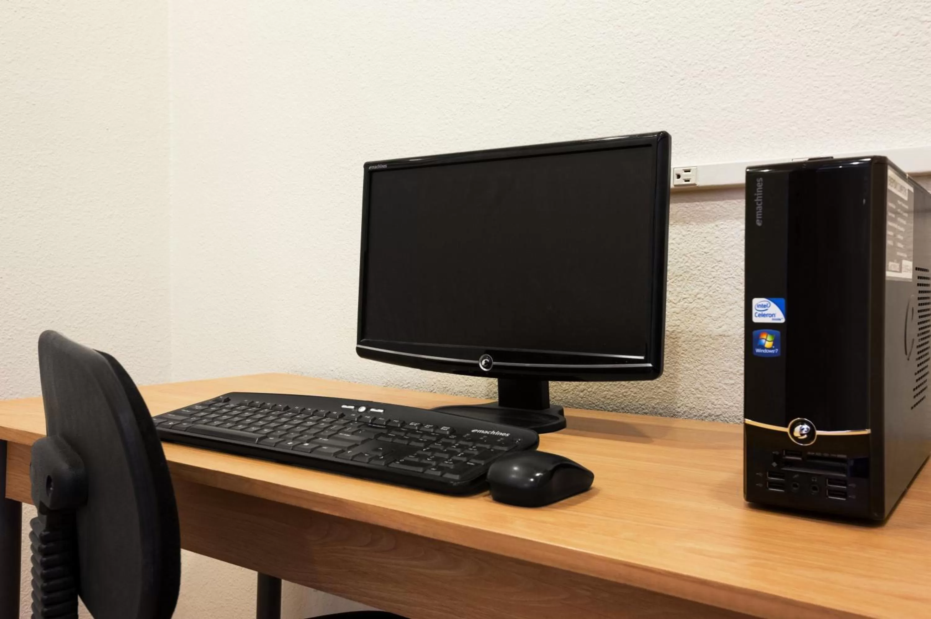 Business facilities in Super 8 by Wyndham Durango