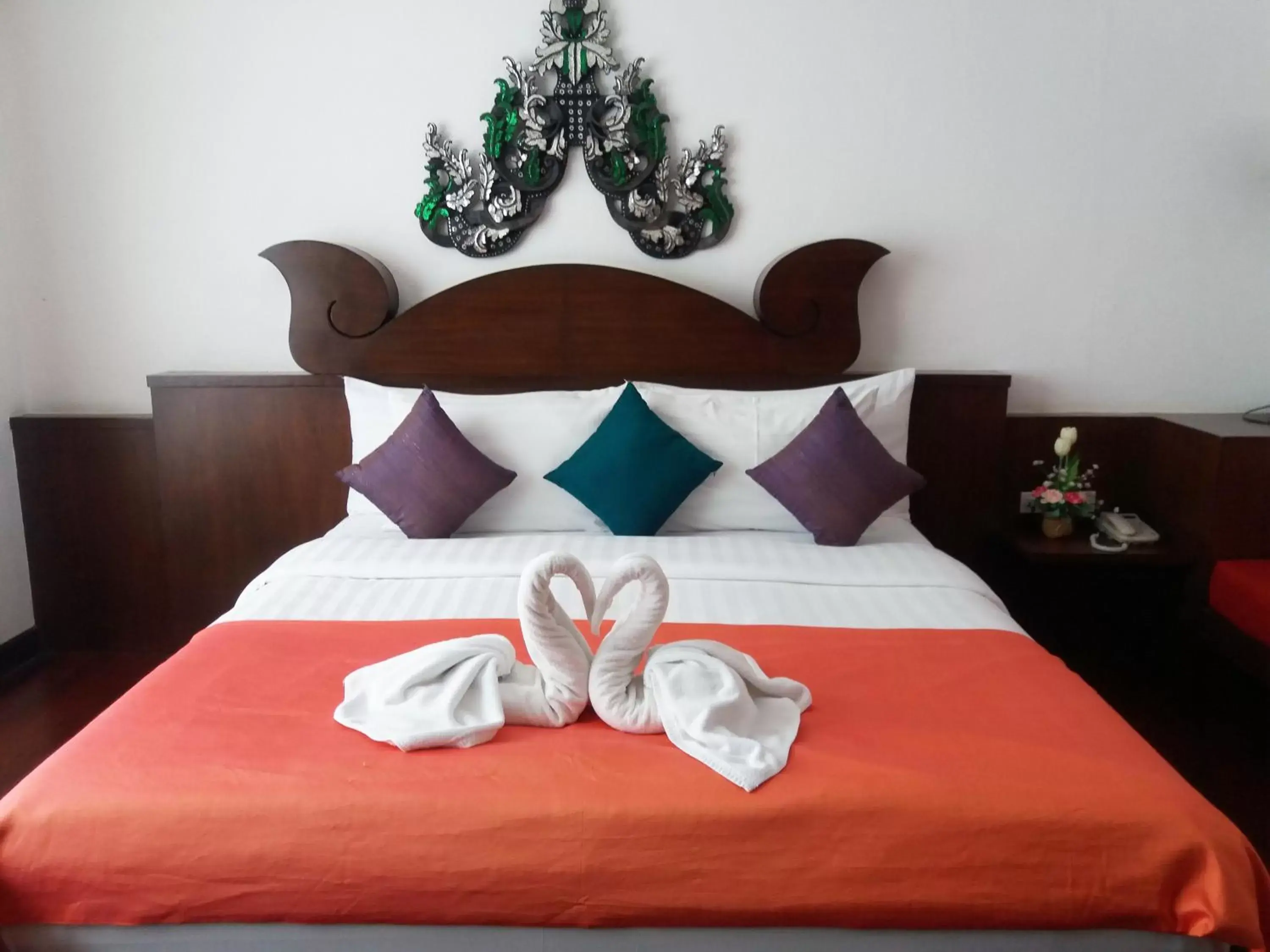 Bedroom, Bed in Nicha Suite Hua Hin Hotel