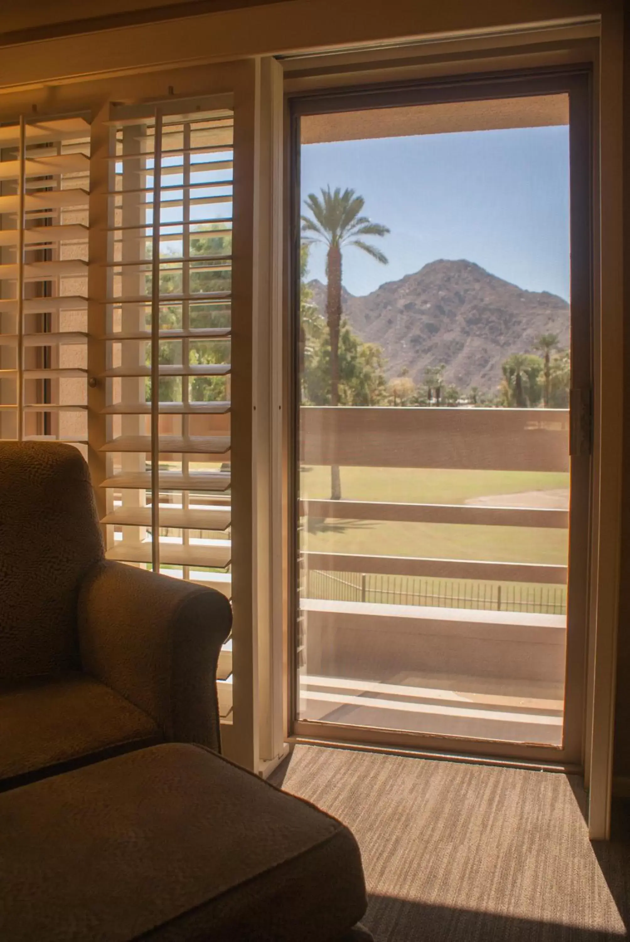 View (from property/room), Seating Area in Indian Wells Resort Hotel