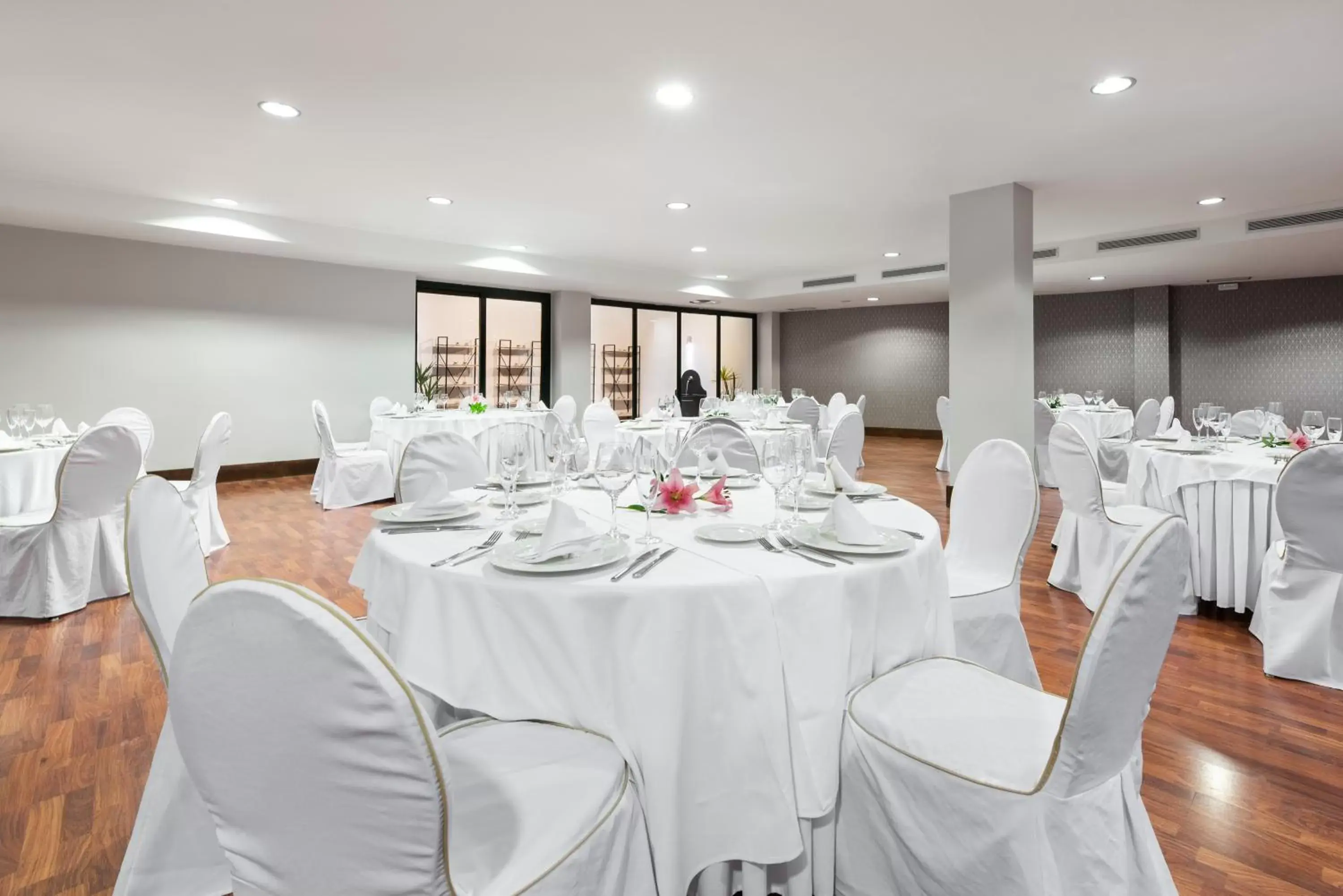 Banquet/Function facilities, Banquet Facilities in Exe Agora Cáceres
