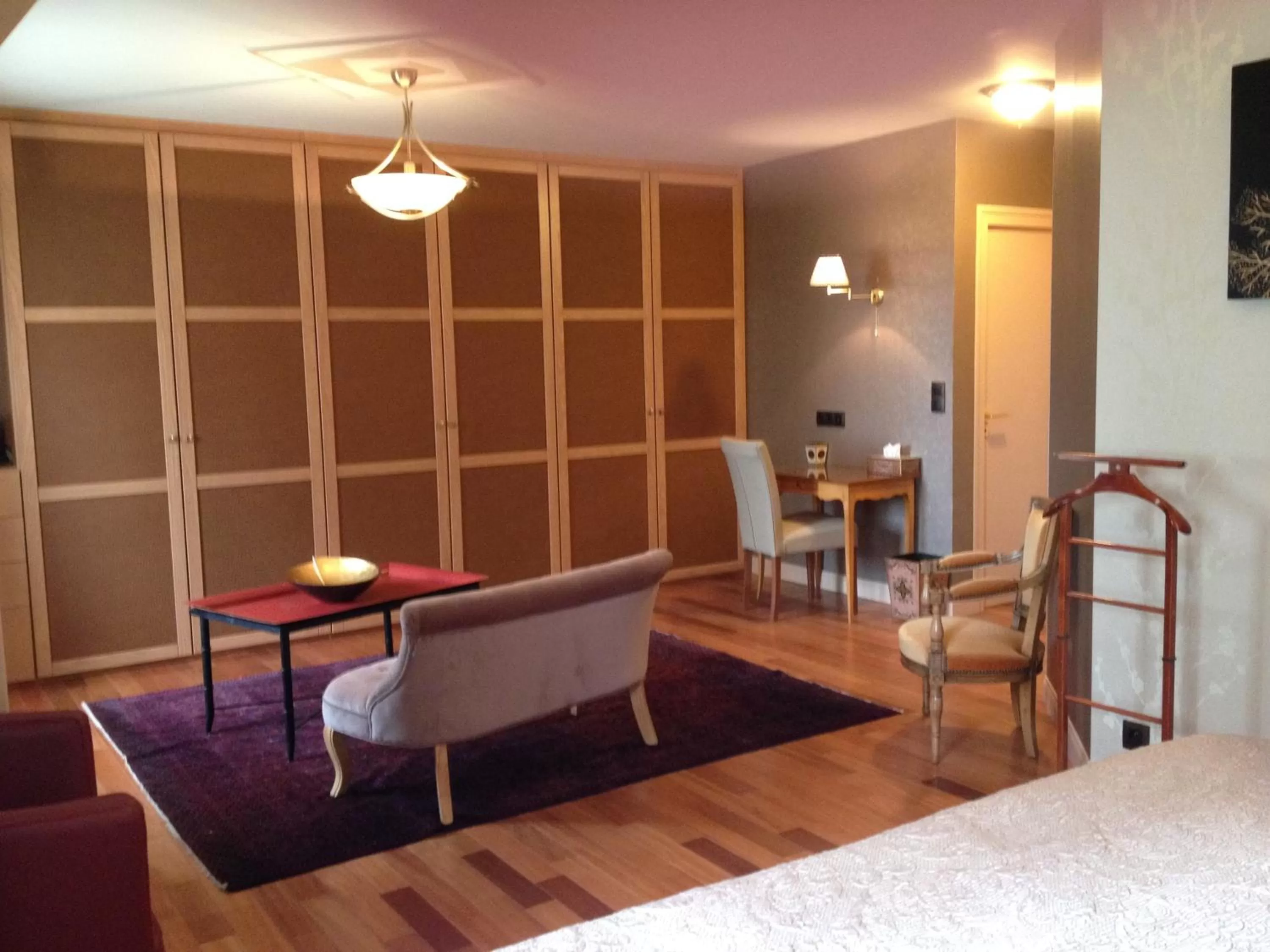 Seating Area in KerBlondel