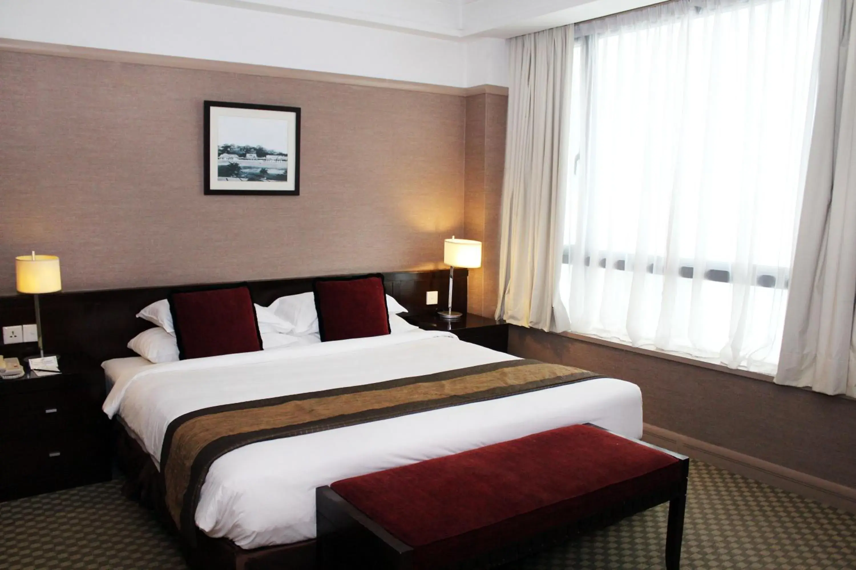 Bedroom, Bed in Pacific Regency Hotel Suites