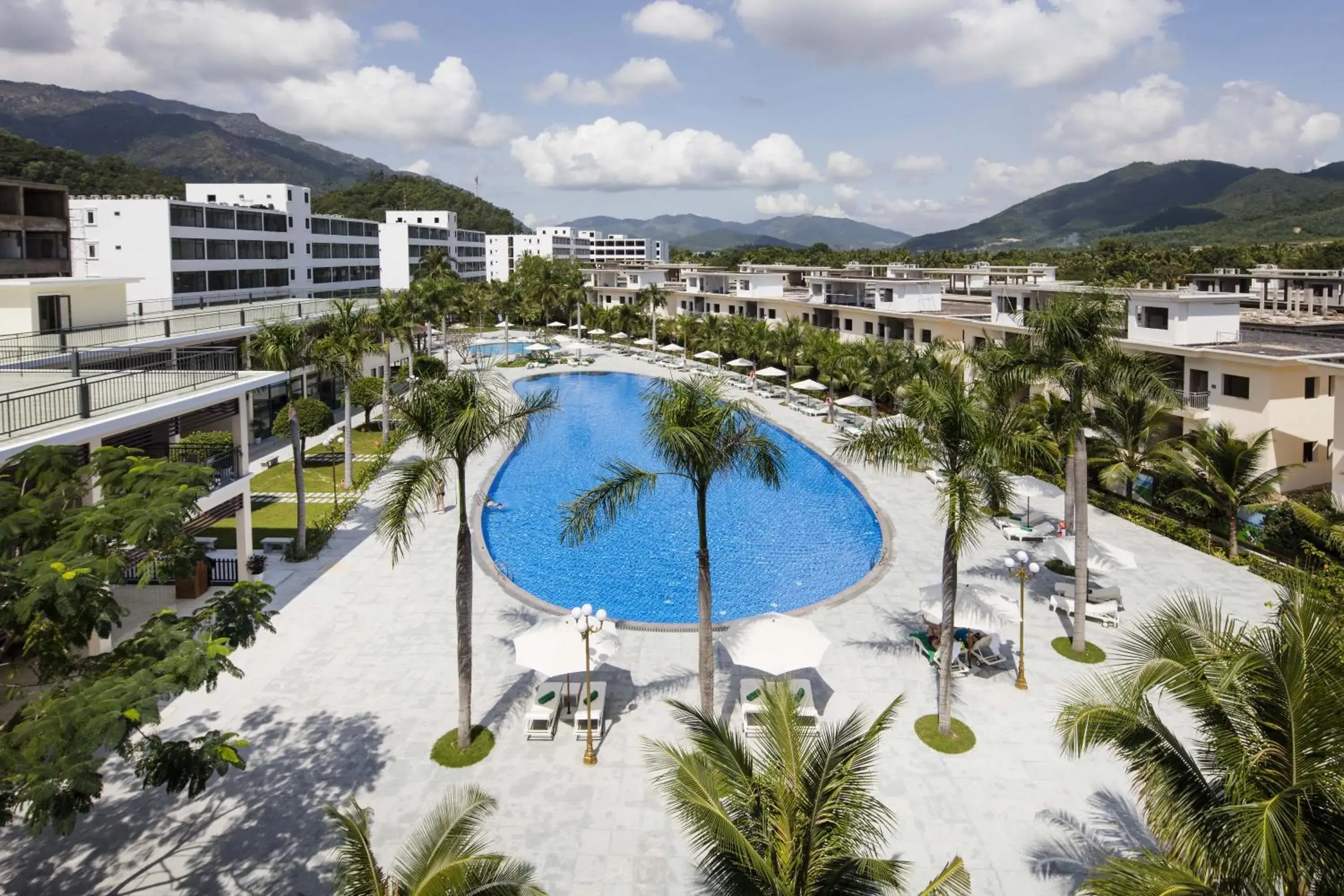 Swimming pool, Pool View in Diamond Bay Condotel Resort Nha Trang