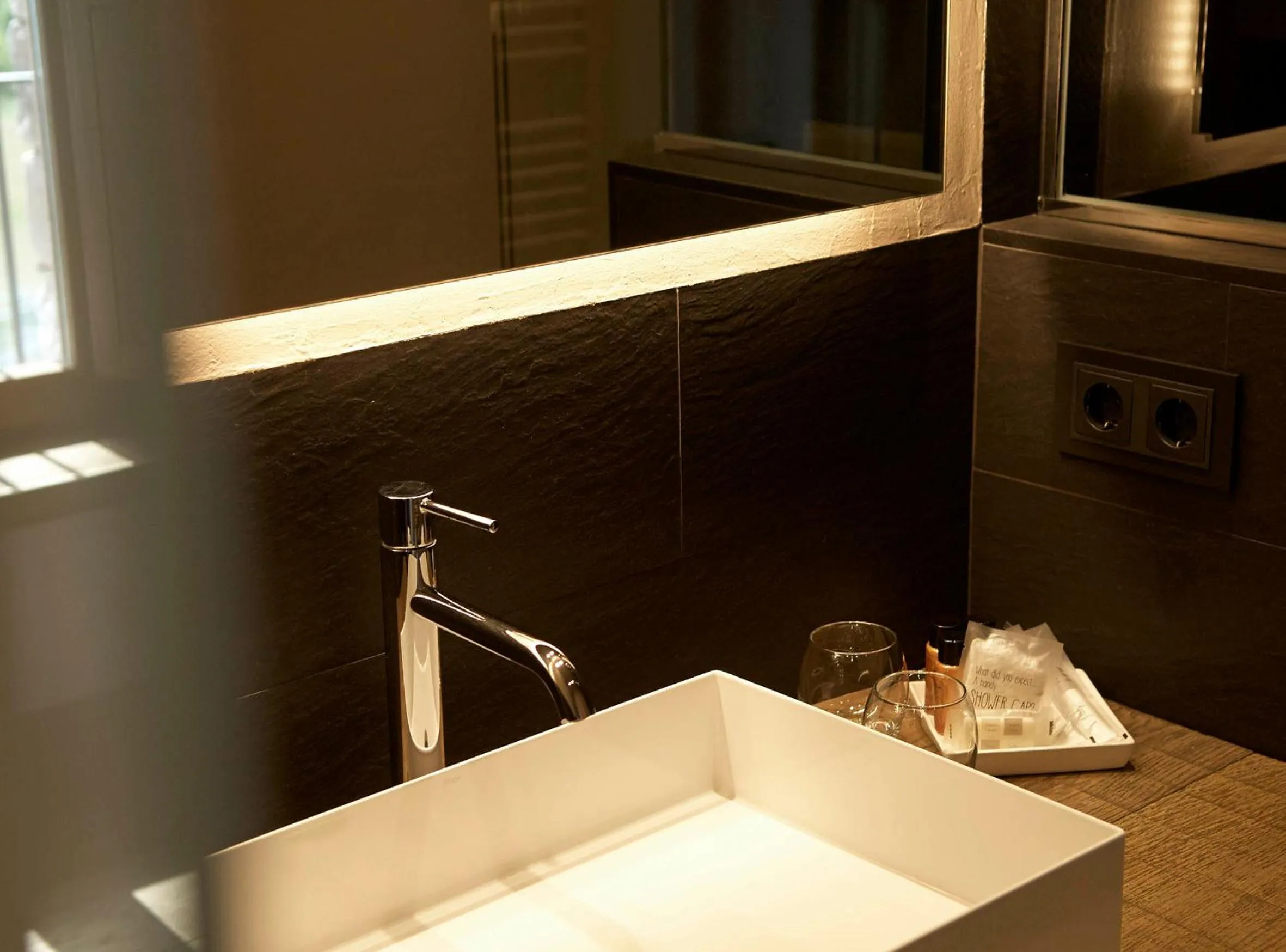 Toilet in Hotel Boutique Puig Francó