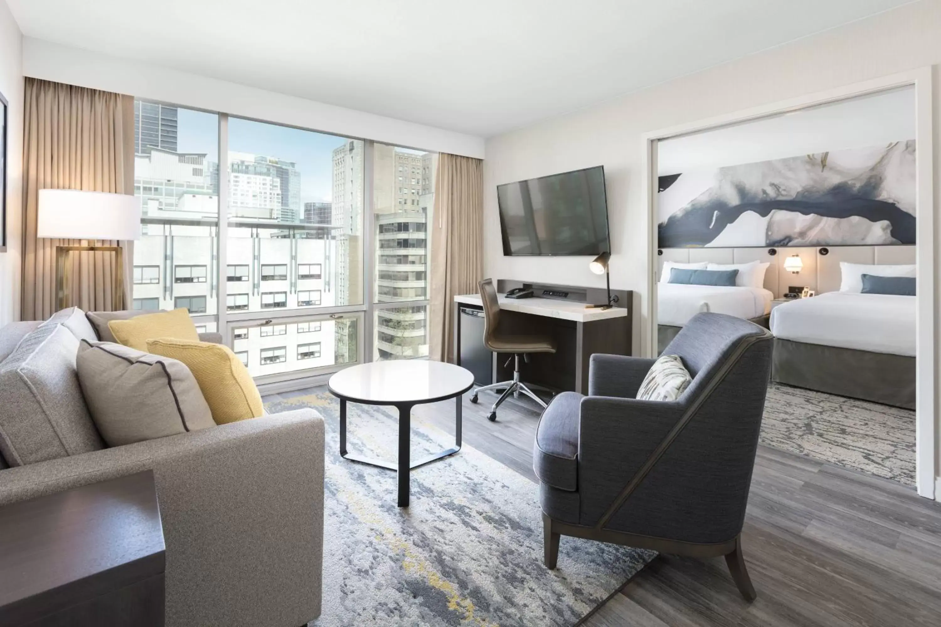 Photo of the whole room, Seating Area in Delta Hotels by Marriott Vancouver Downtown Suites