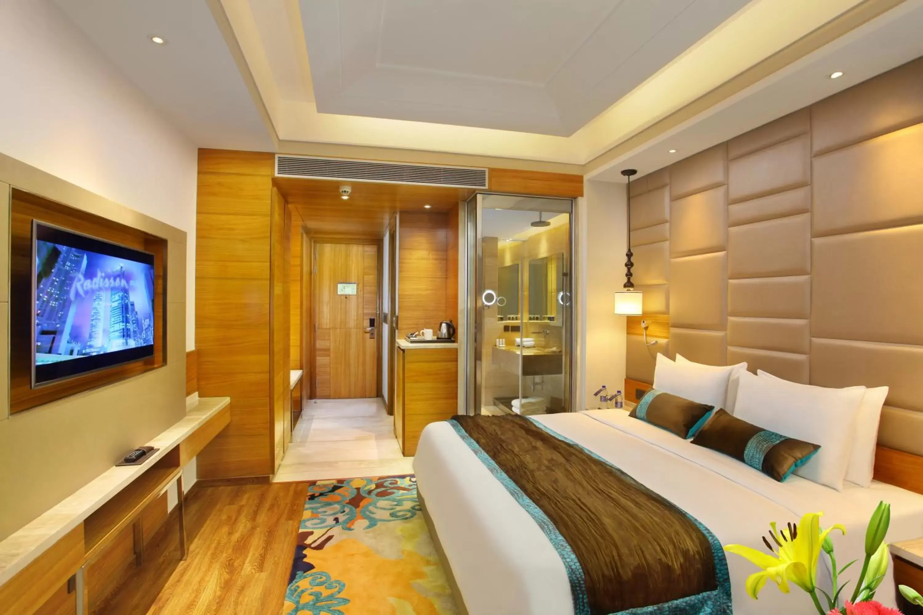 Bedroom, Bed in Radisson Blu Jammu