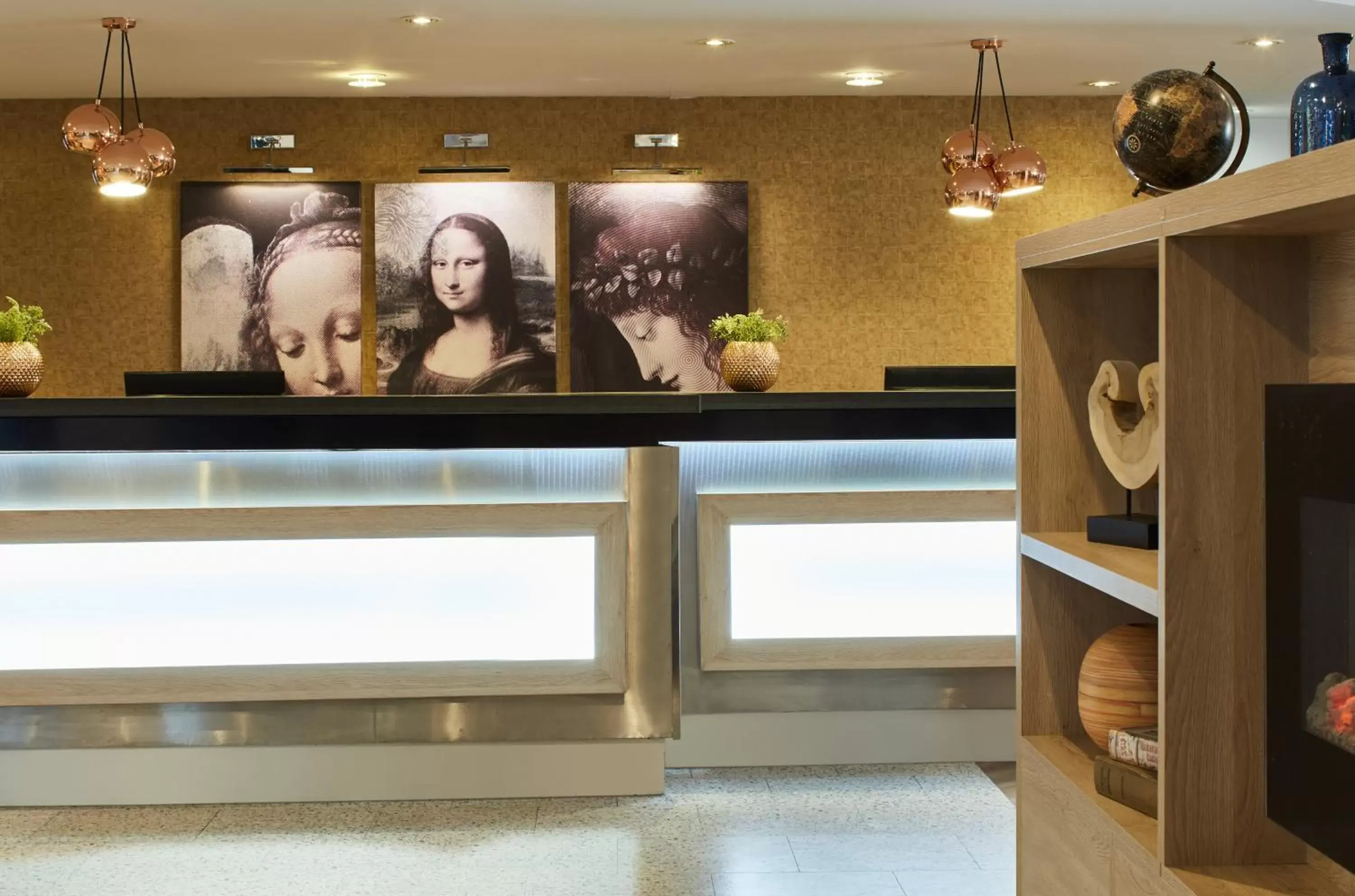 Lobby or reception in Leonardo London Heathrow Airport