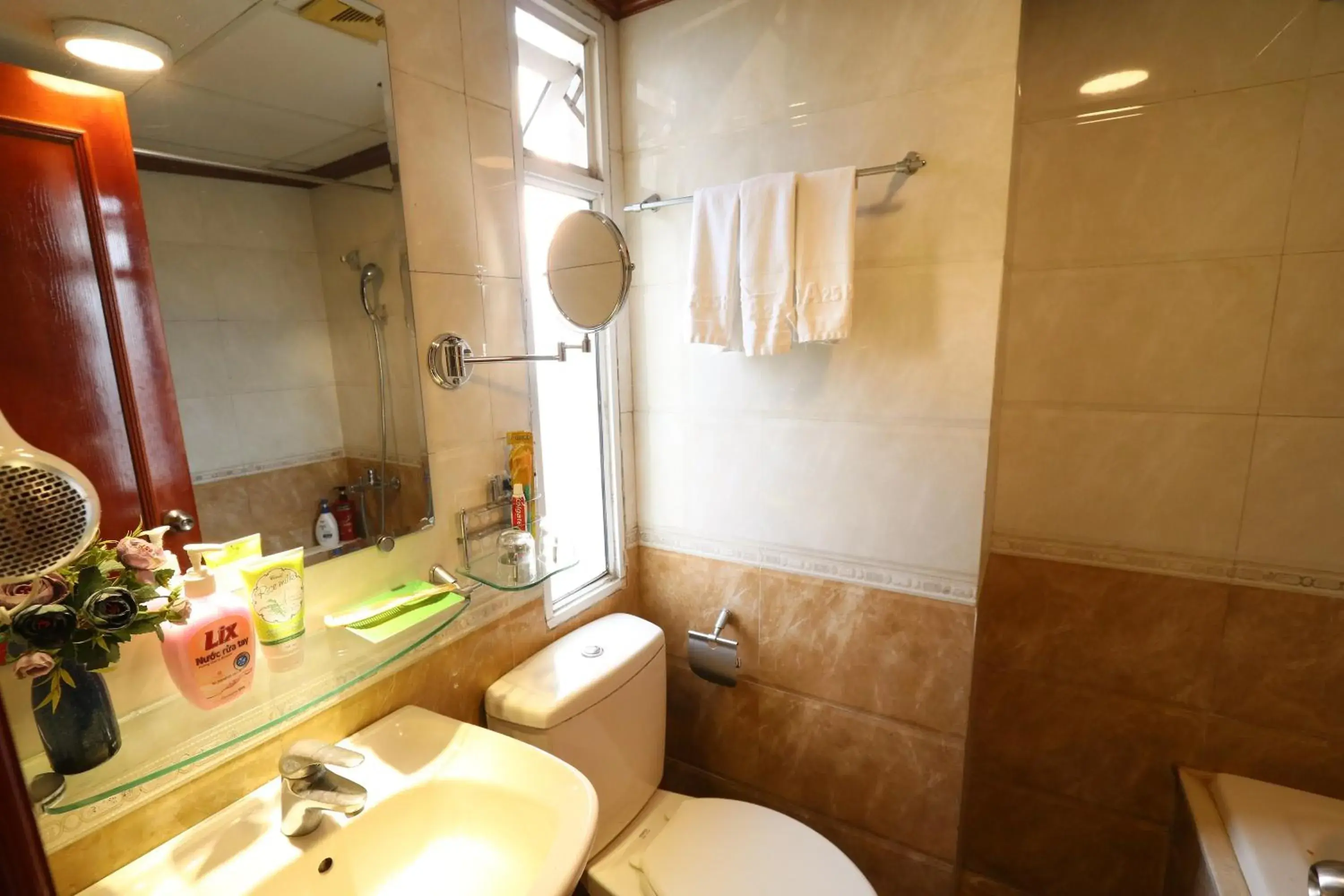 Bathroom in A25 Hotel - 44 Hang Bun