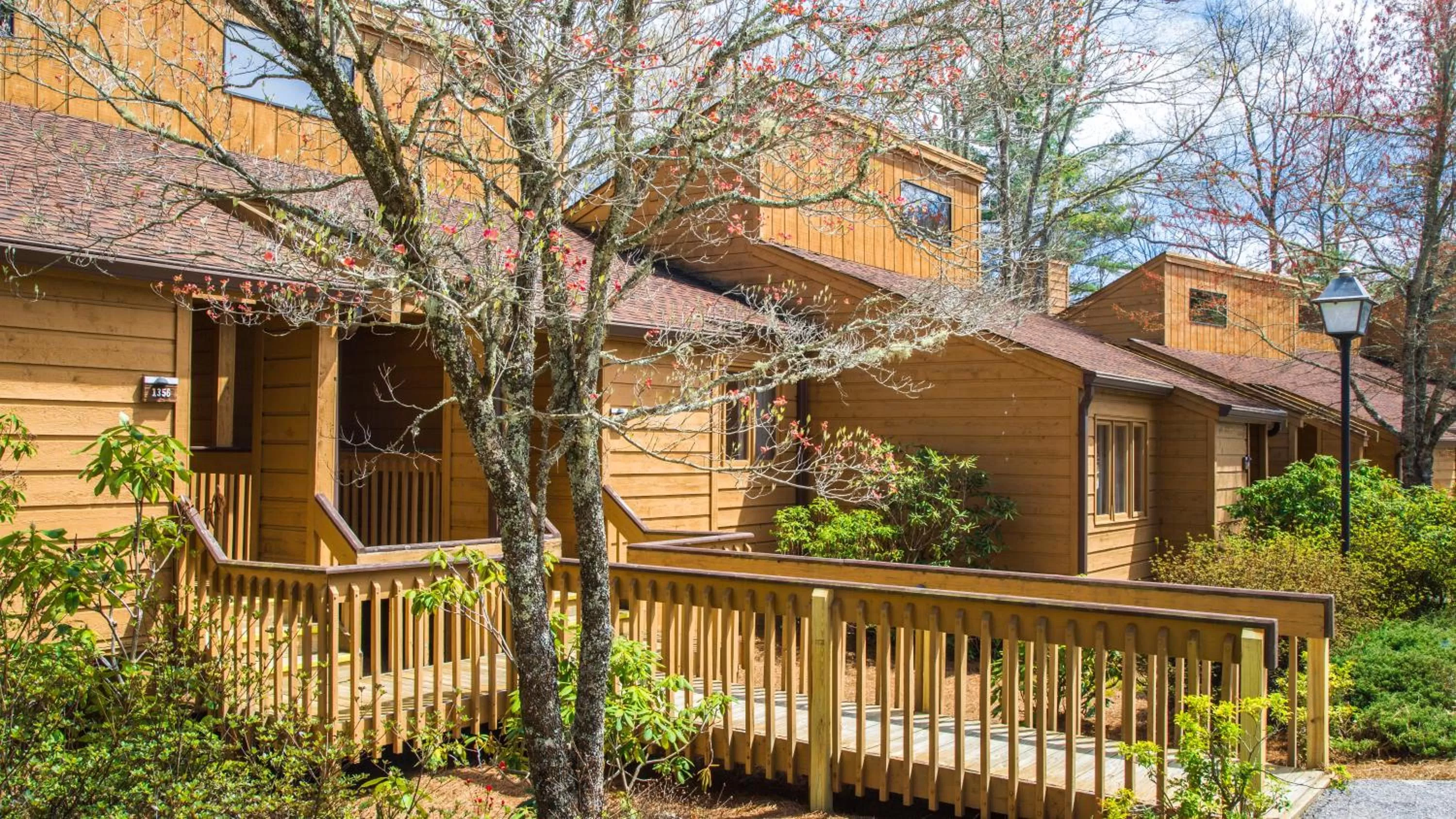 Property building in Fairway Forest