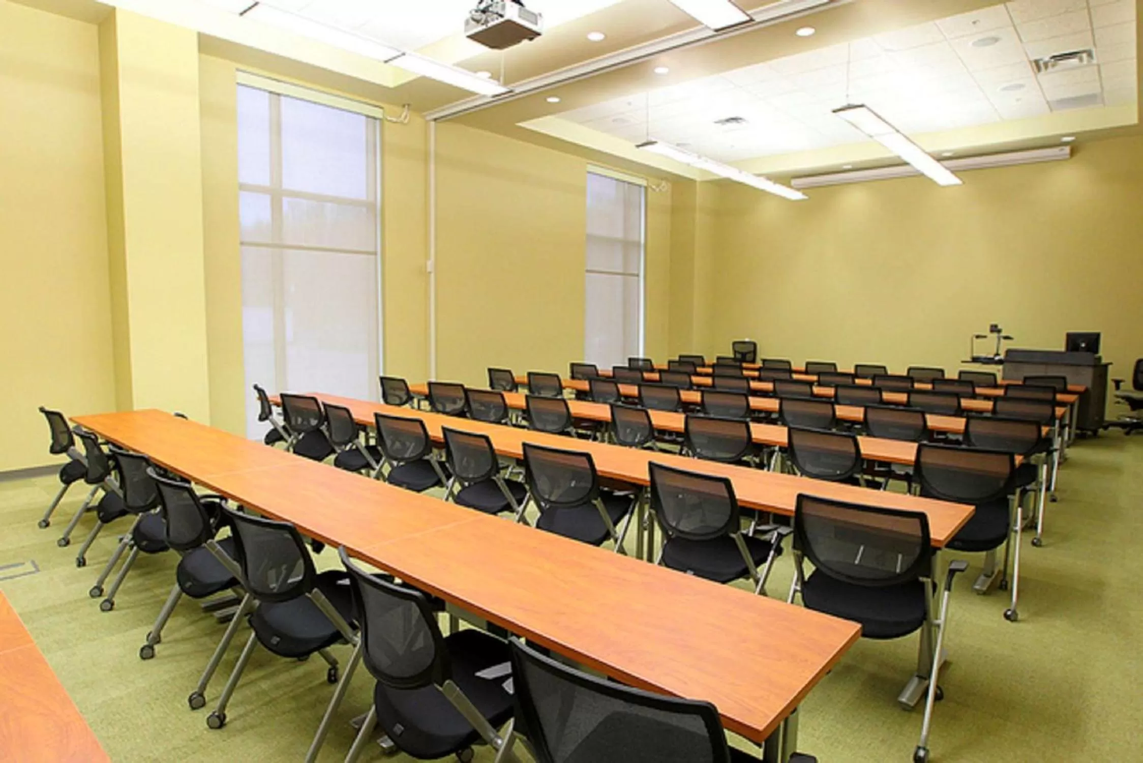 Meeting/conference room in Hampton Inn & Suites California University-Pittsburgh