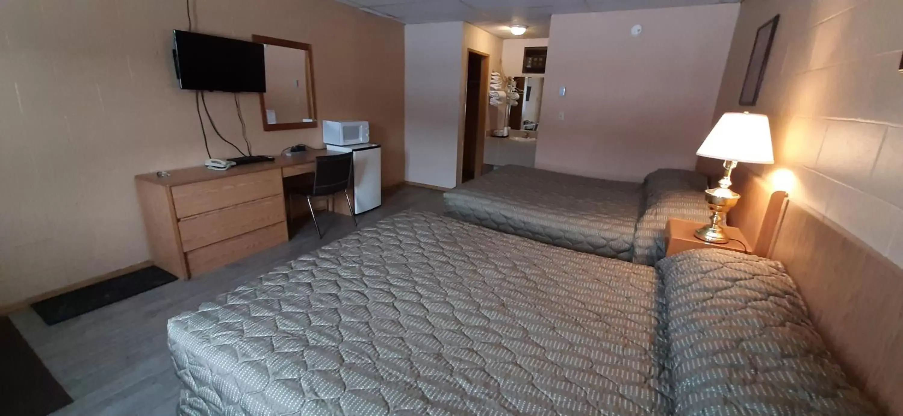 Photo of the whole room, Bed in Mary's Motel