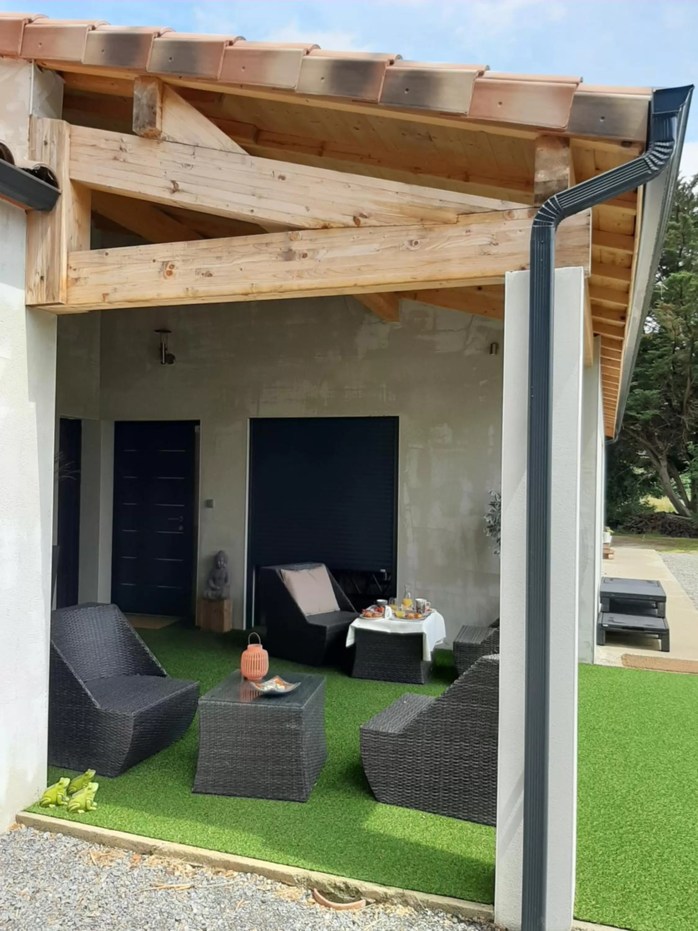 Patio in La Villa Claudia Jardin et Spa