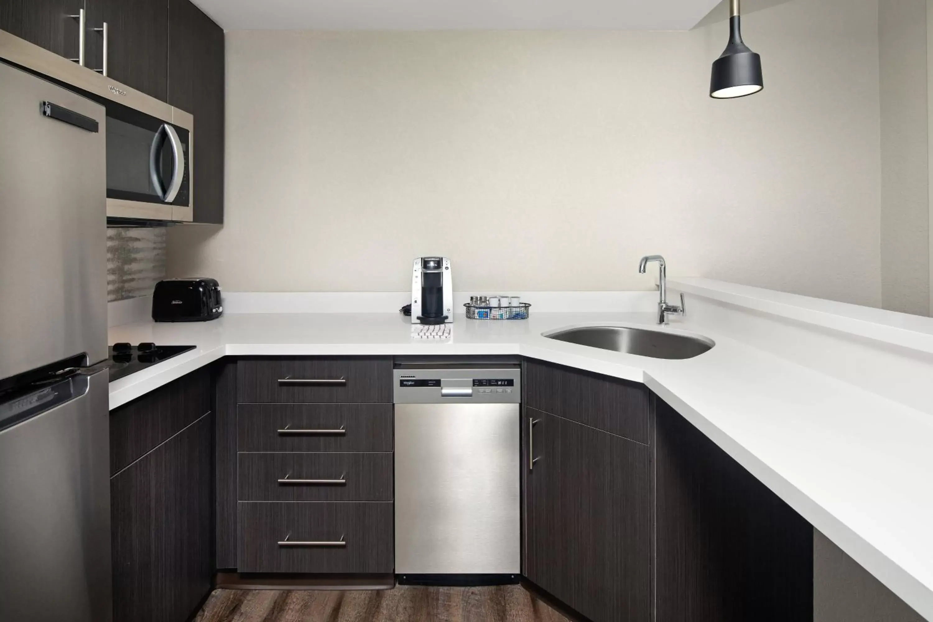 Kitchen or kitchenette, Kitchen/Kitchenette in Residence Inn by Marriott Toronto Mississauga West