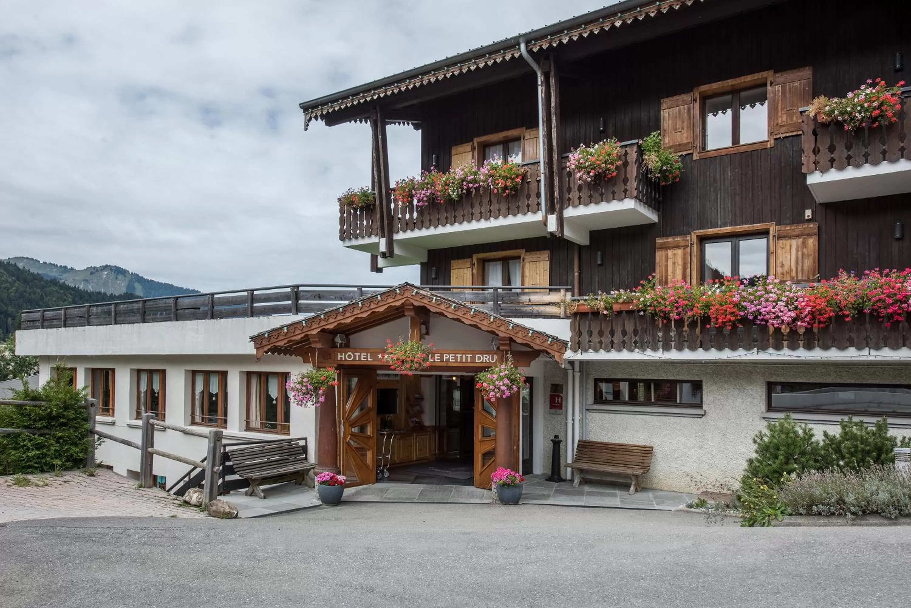 Facade/entrance in Hotel le Petit Dru