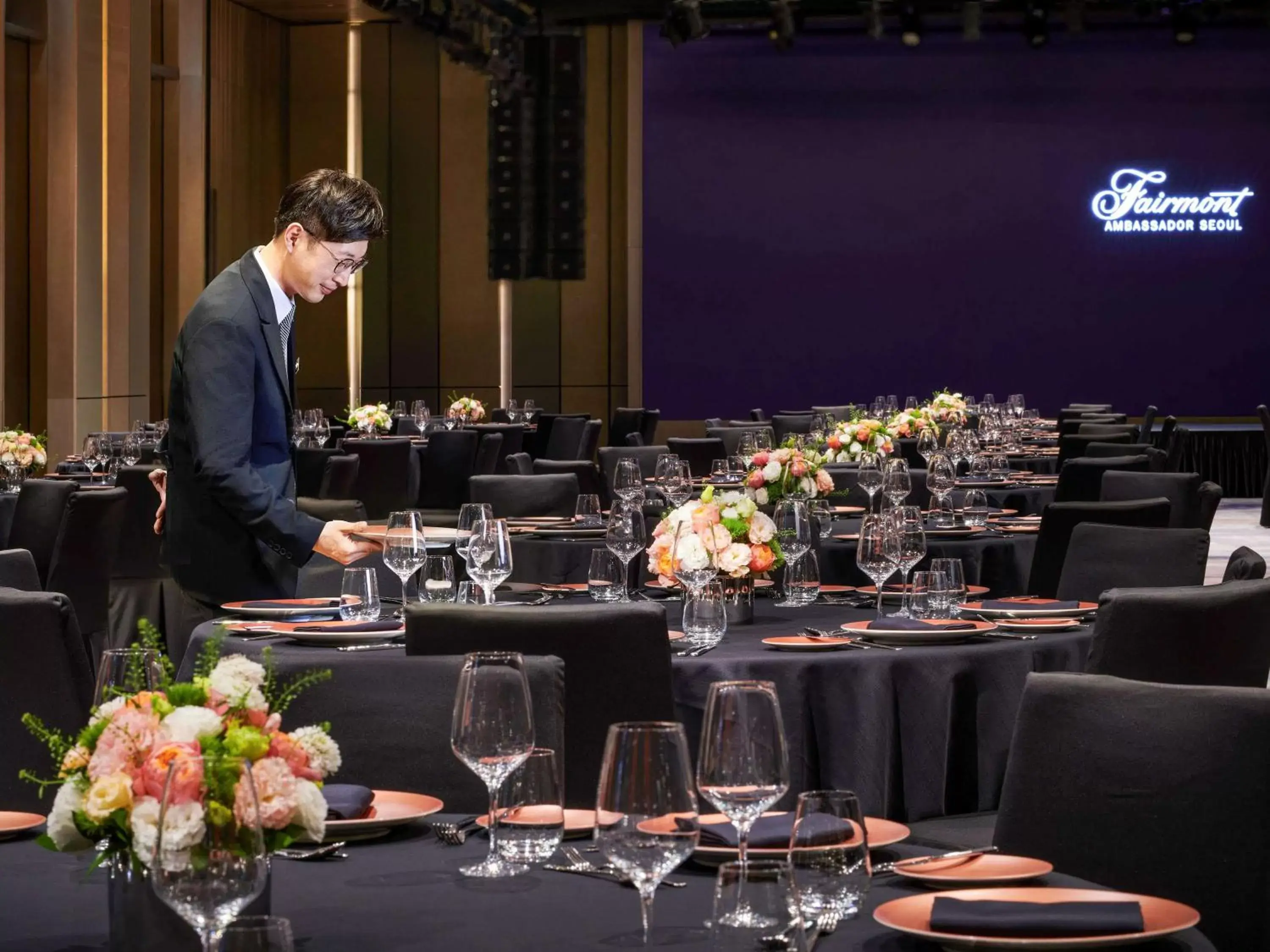 Property building, Restaurant/Places to Eat in Fairmont Ambassador Seoul