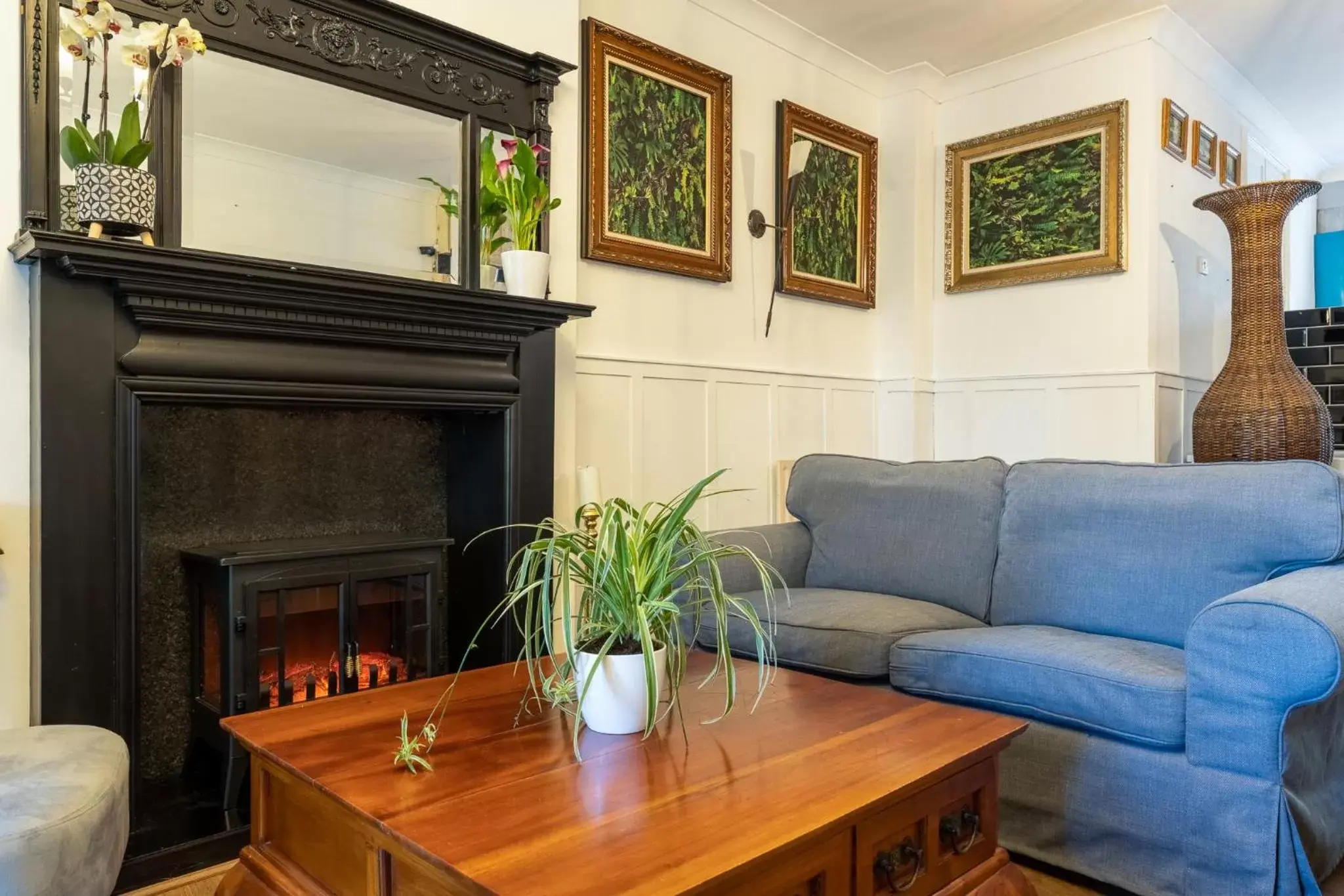 Living room, Seating Area in The Berry Boutique