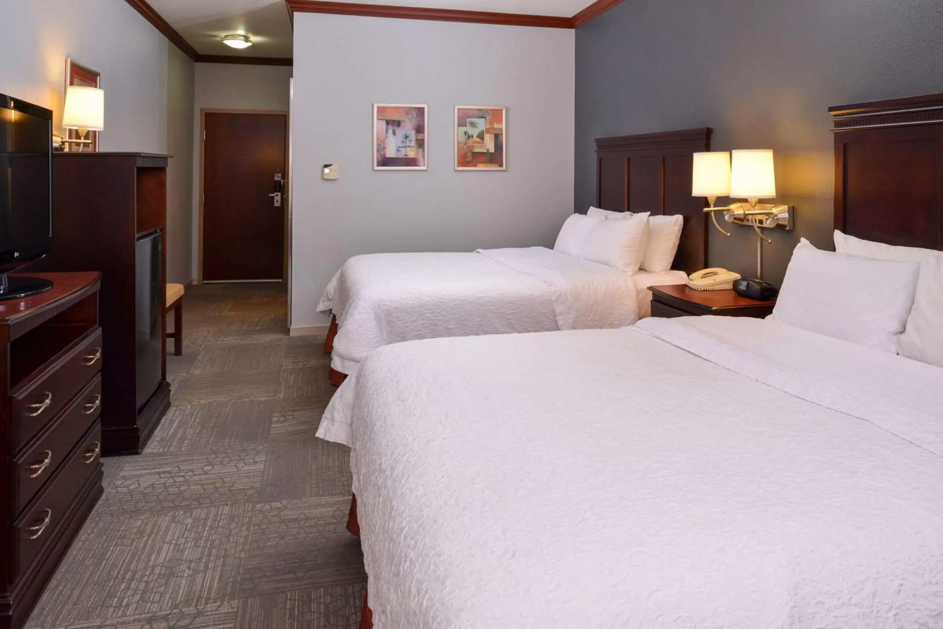 Bed in Hampton Inn & Suites Greenville