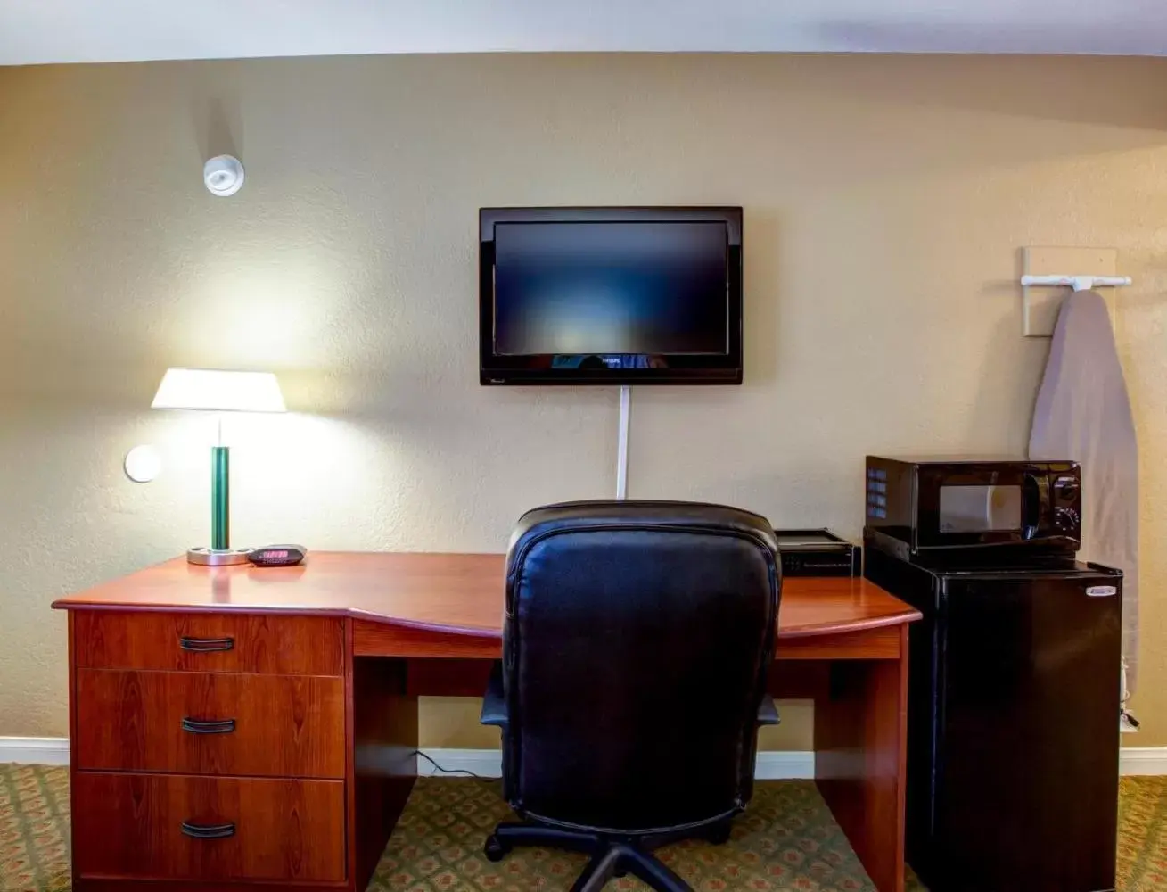 Seating area, TV/Entertainment Center in Hotel Miramar