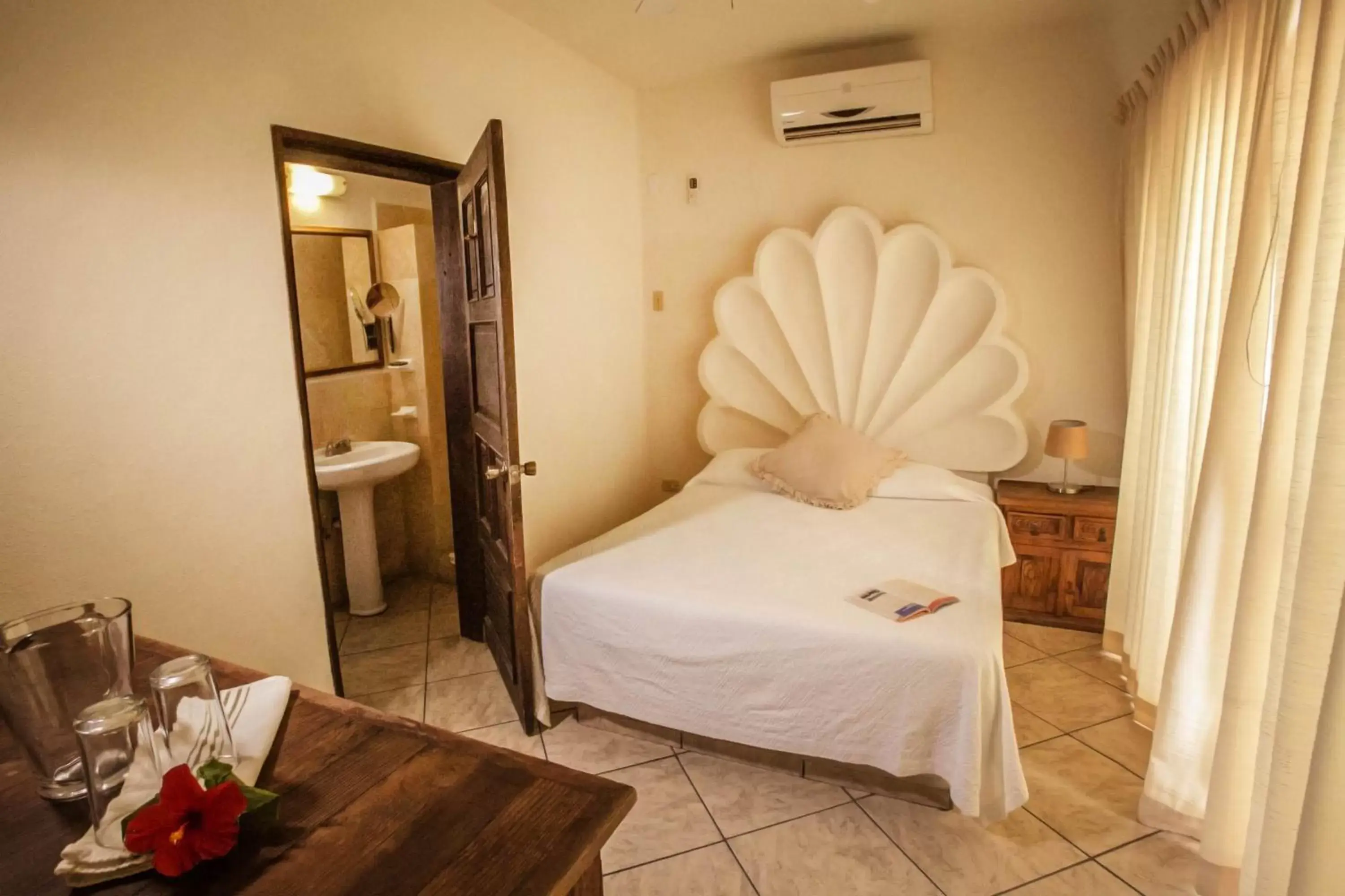 Bed in Hotel & Suites El Moro