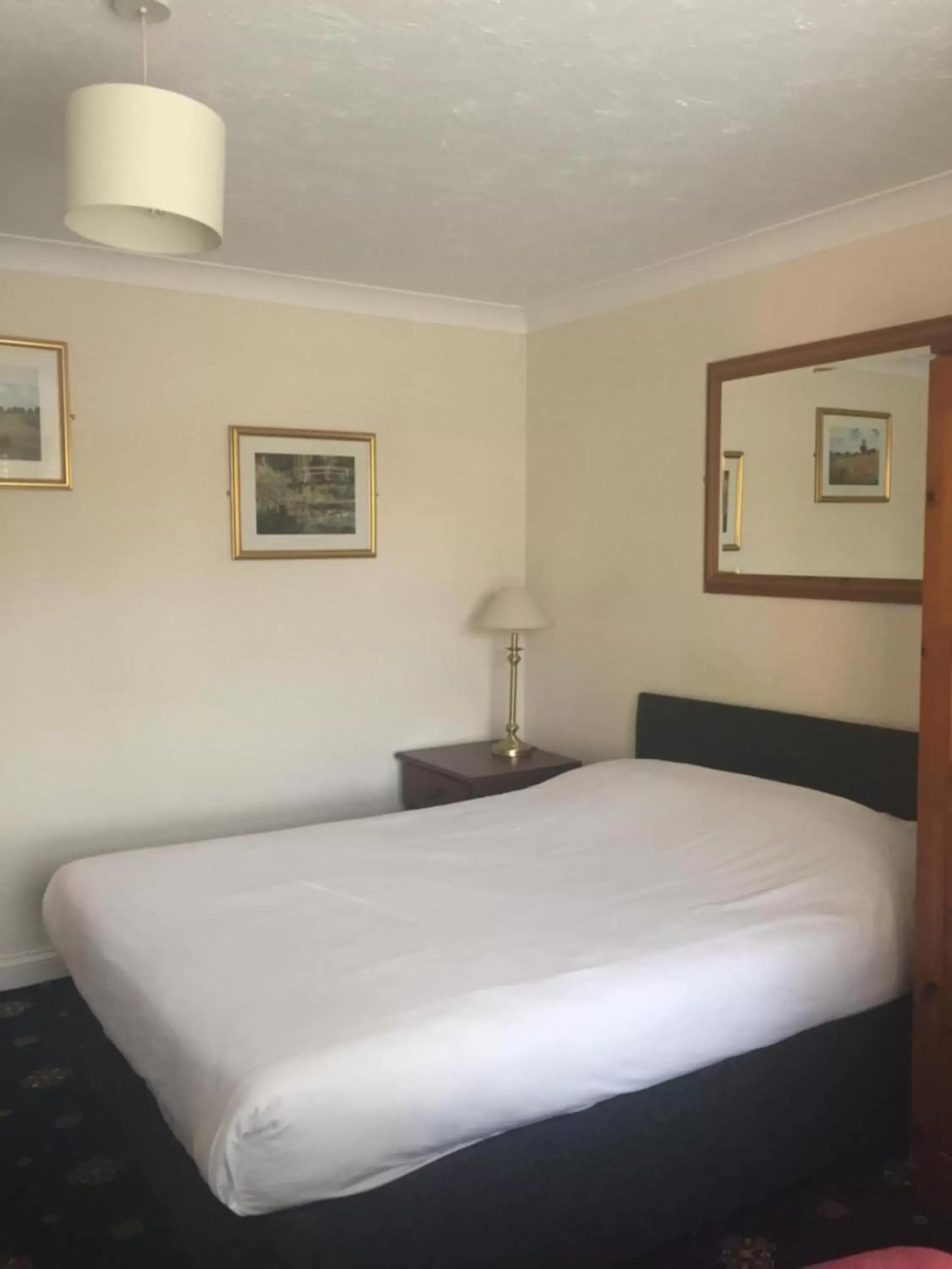 Bed in Sure Hotel by Best Western Reading