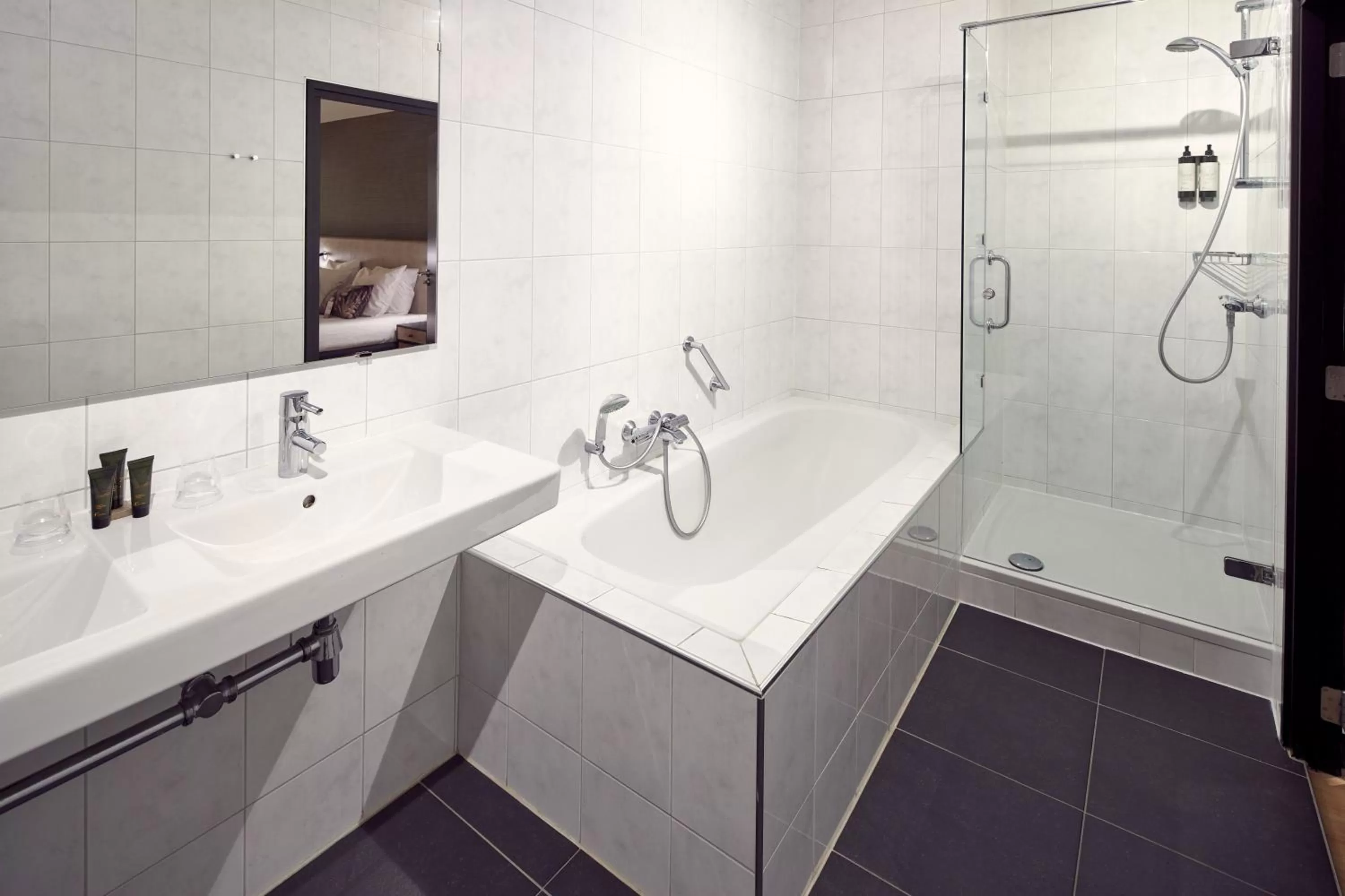 Shower in Van der Valk Hotel Arnhem