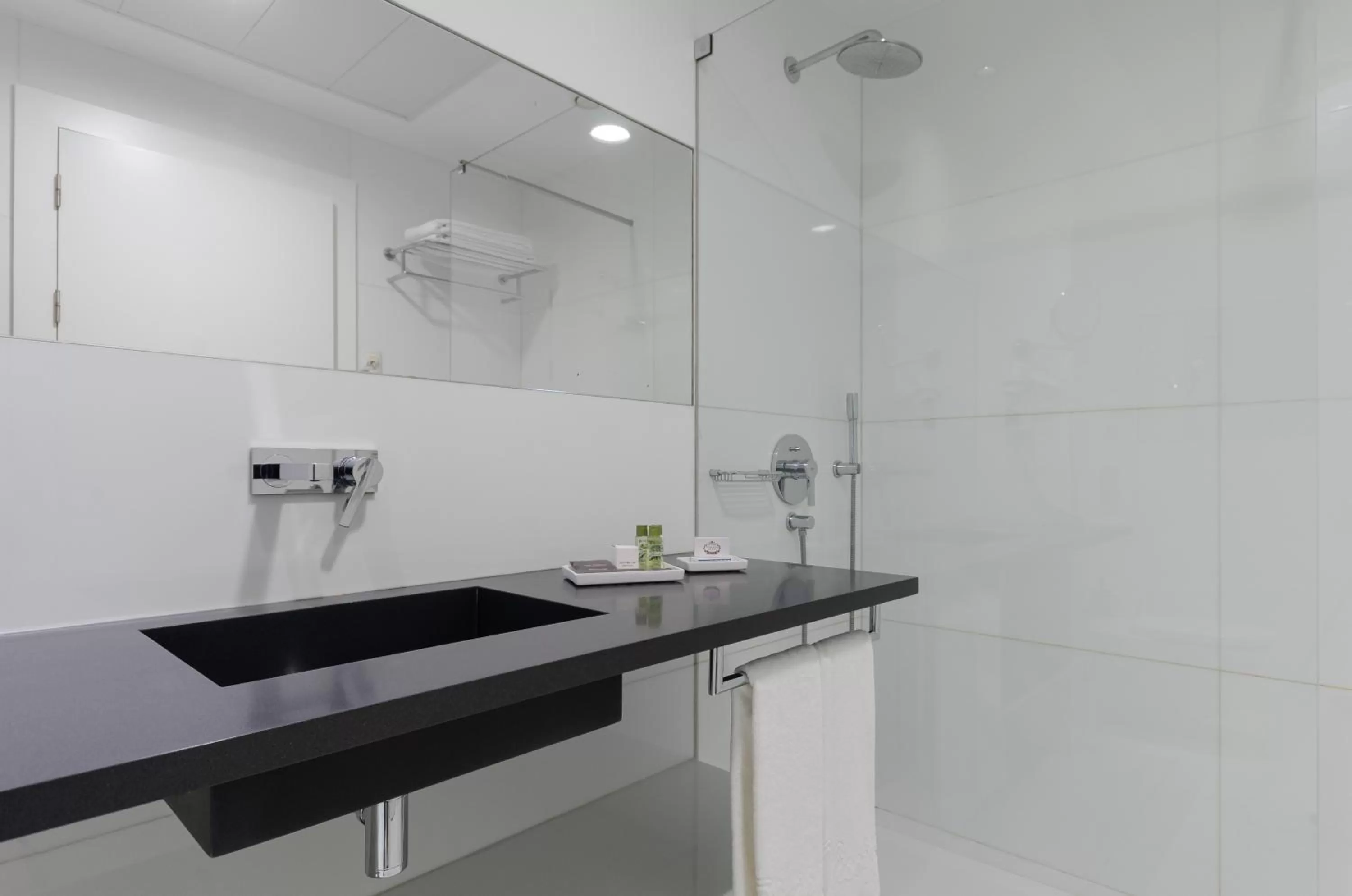 Bathroom in Olissippo Saldanha