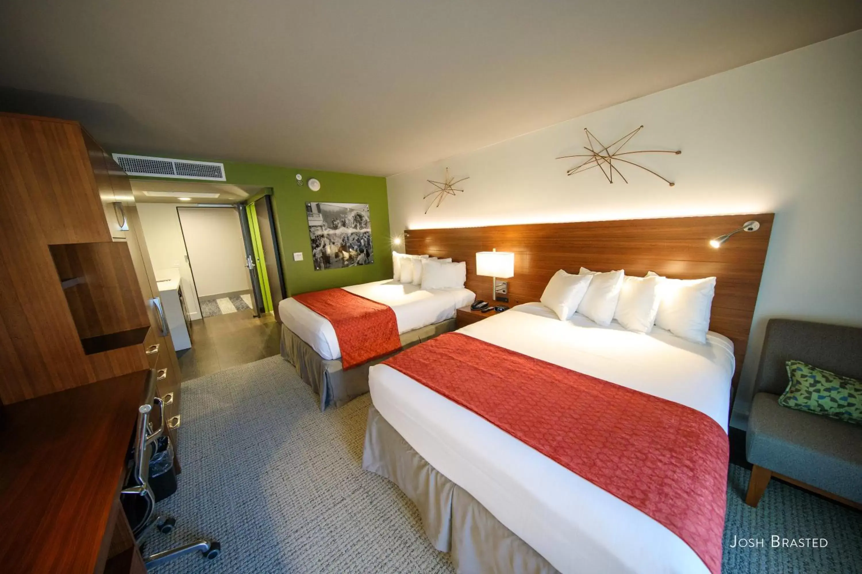 Photo of the whole room, Bed in Alder Hotel Uptown New Orleans Photo of the whole room, Bed in Alder Hotel Uptown New Orleans