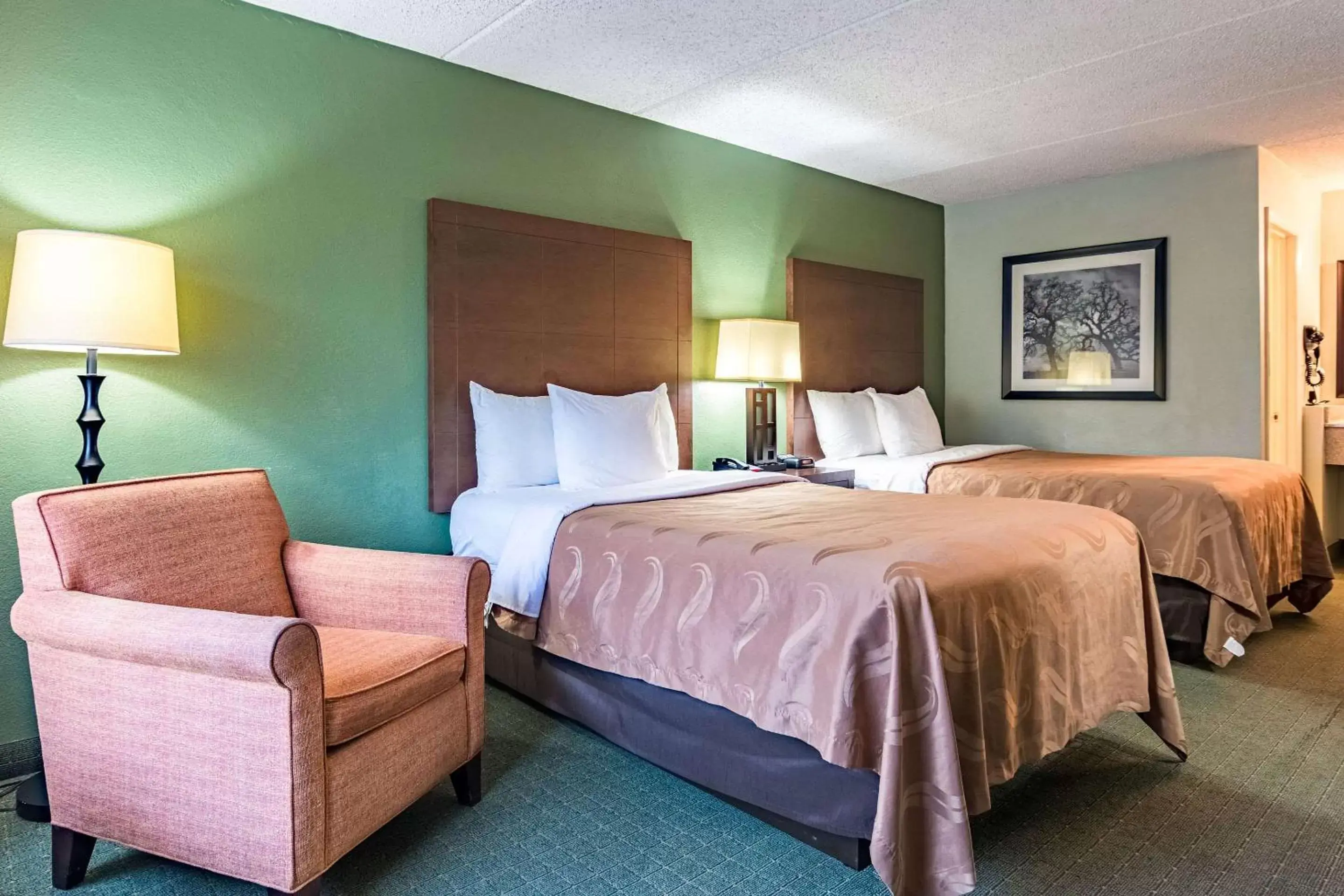 Photo of the whole room, Bed in Quality Inn Columbus