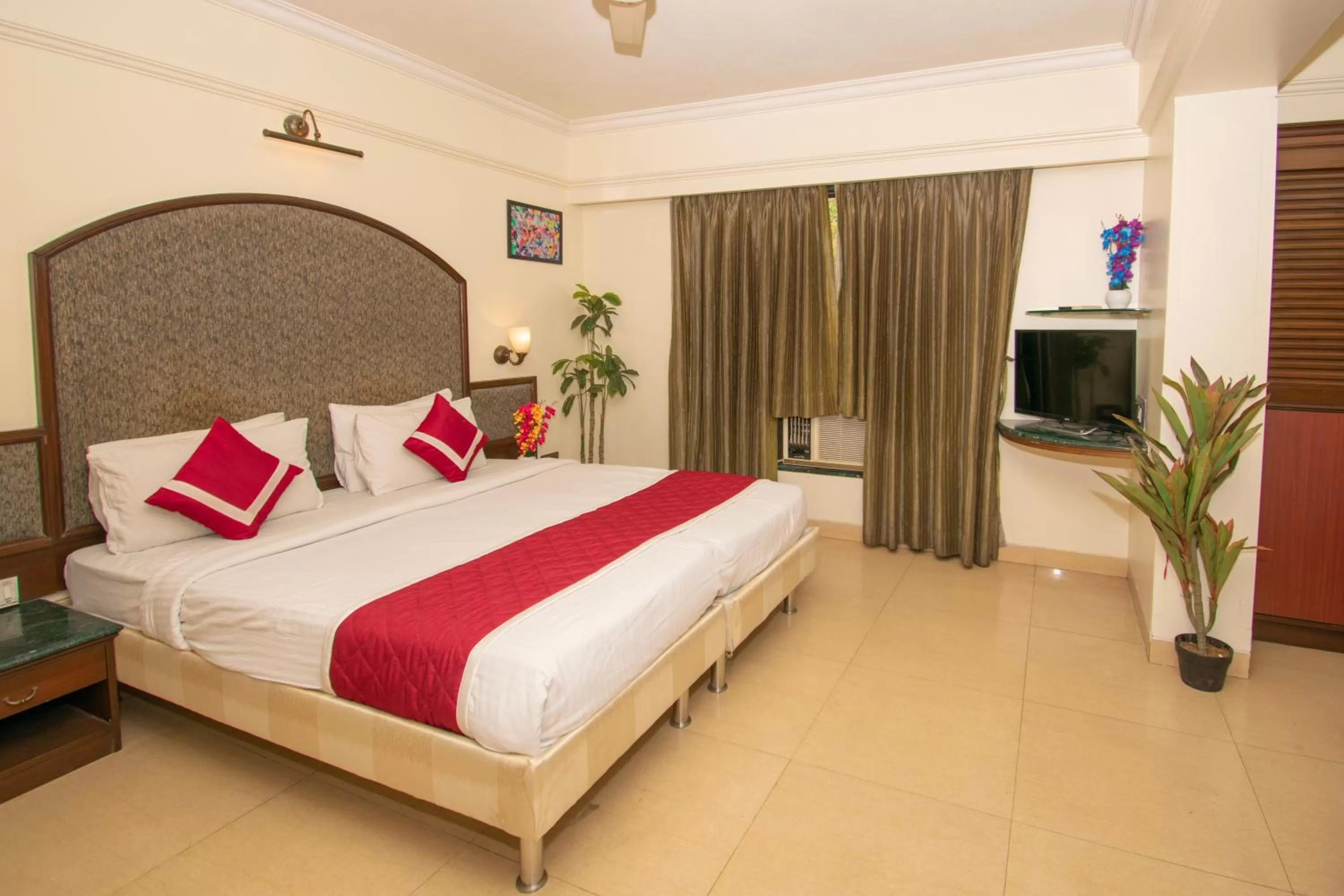 Photo of the whole room, Bed in Octave Bund Garden