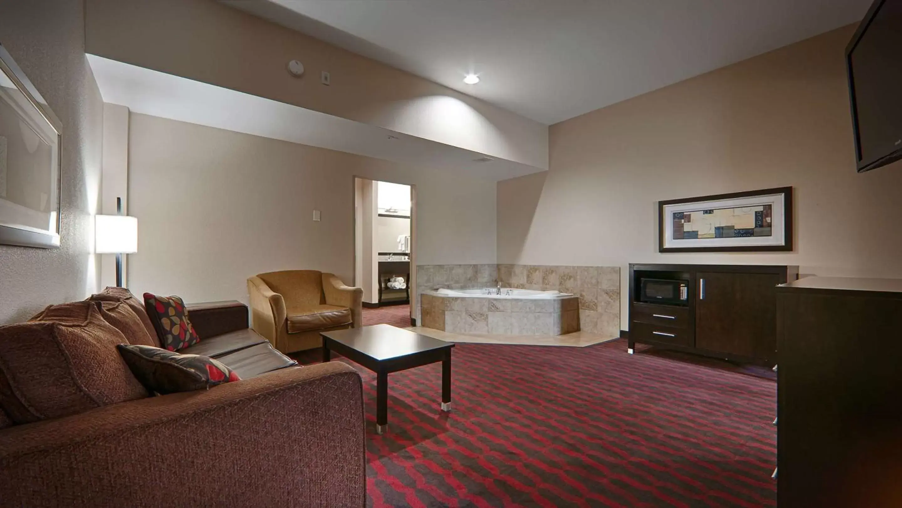 Photo of the whole room, Seating Area in Best Western Plus Cushing Inn & Suites