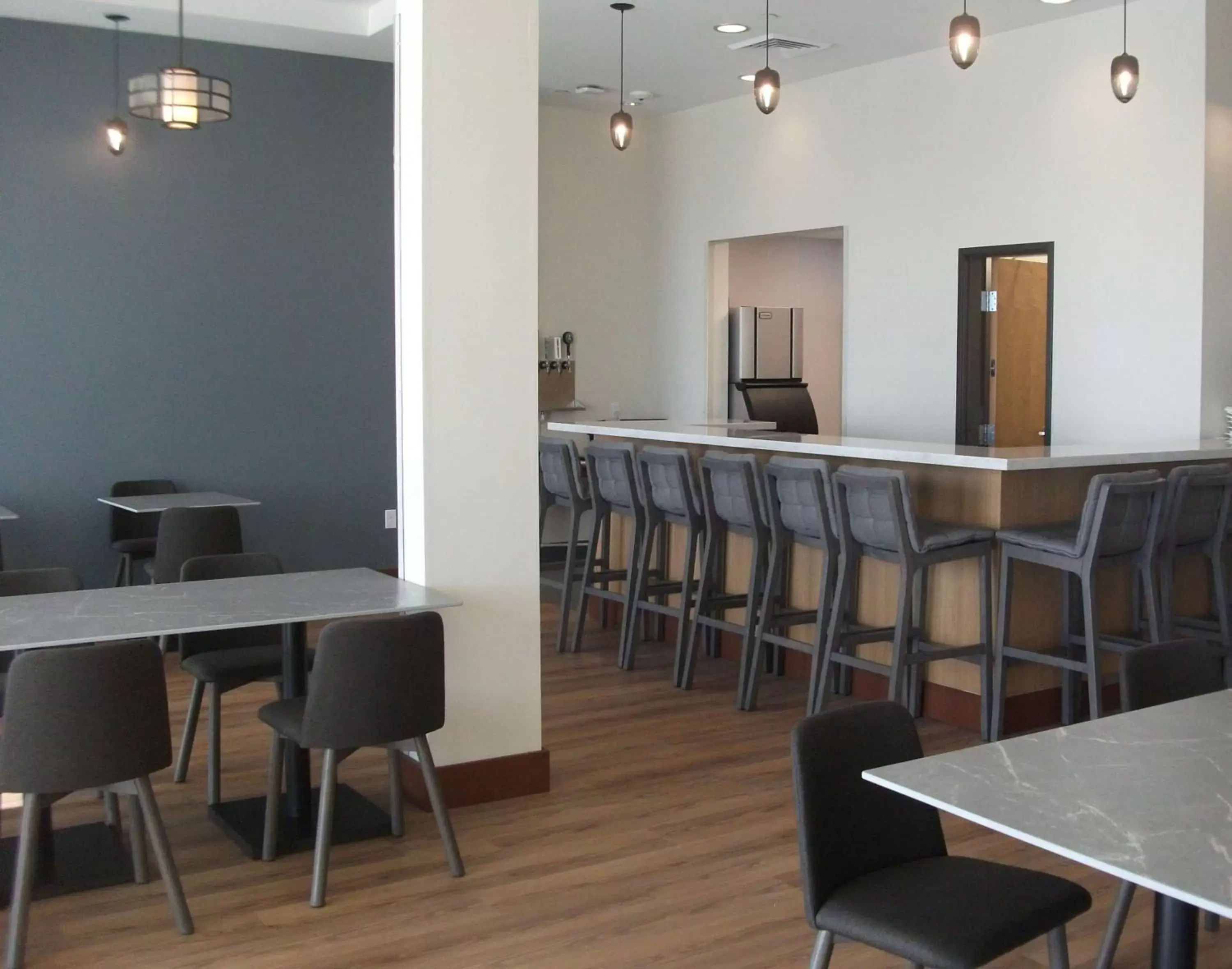 Restaurant/places to eat, Dining Area in Radisson Hotel Pendleton Airport
