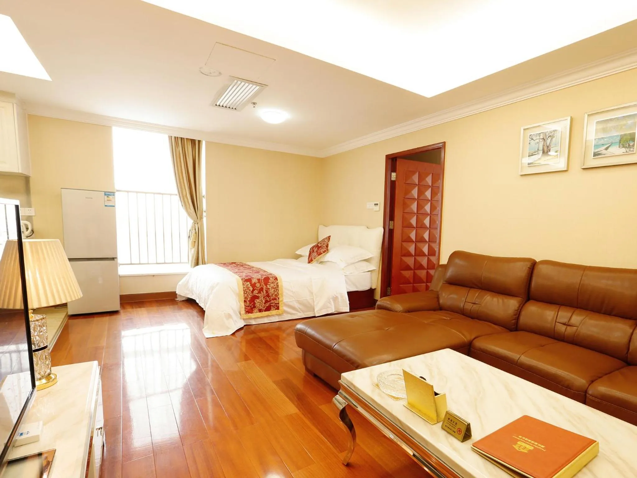 Living room, Bed in Guangzhou Pengman Apartment Zhengjia Huanshi Branch
