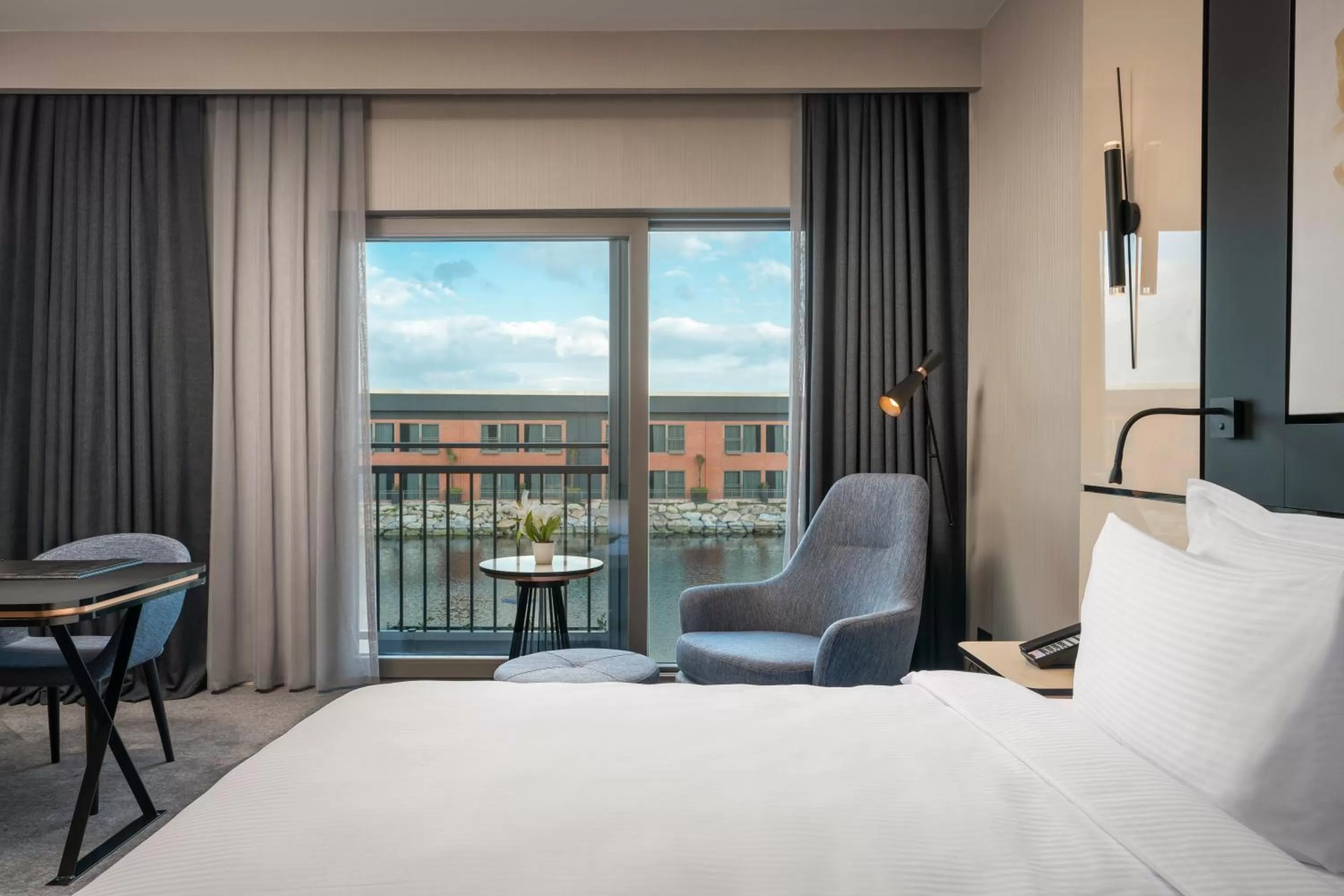 Bedroom, Bed in Crowne Plaza - Istanbul Tuzla Viaport Marina by IHG