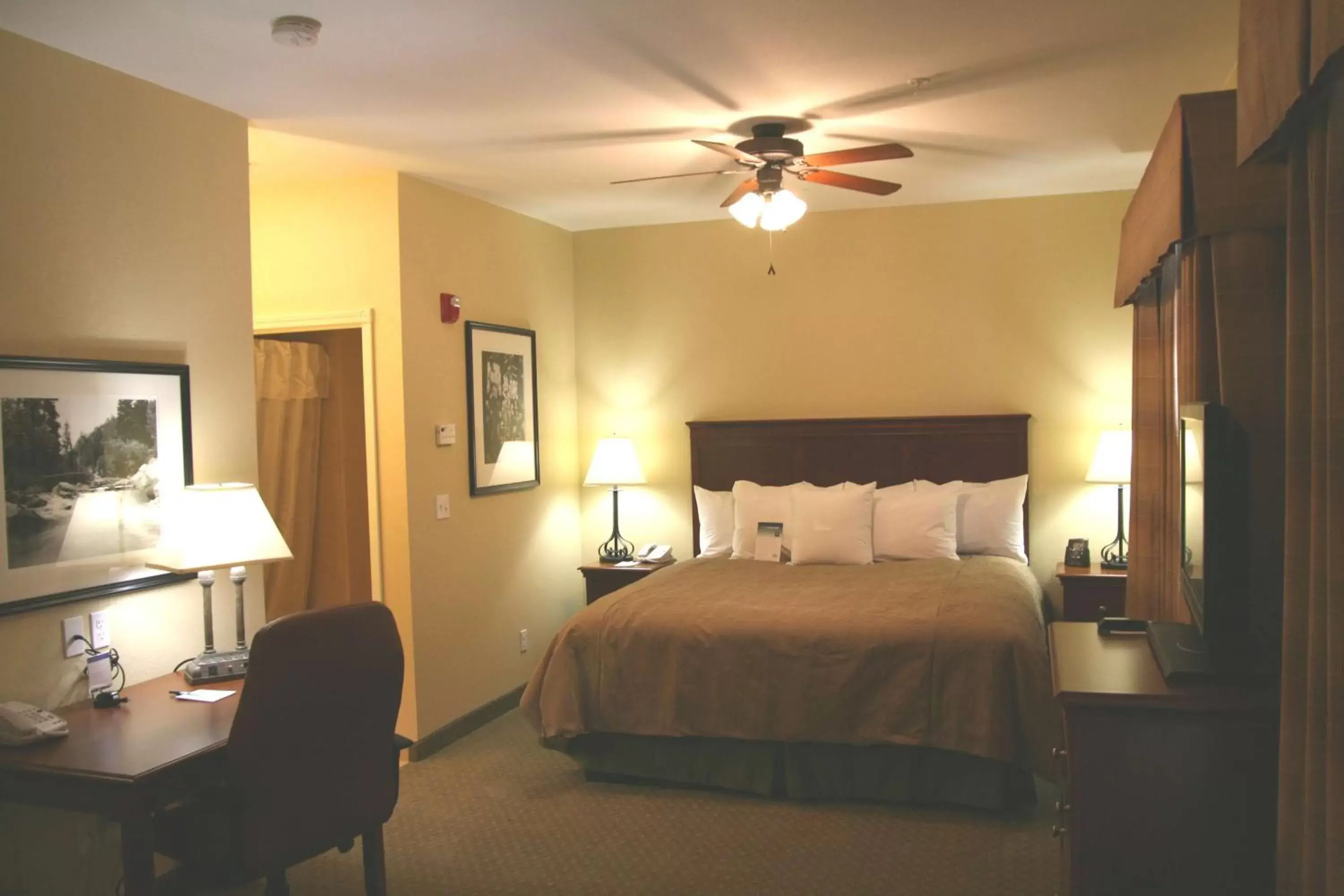 Bedroom, Bed in Homewood Suites by Hilton Denver - Littleton