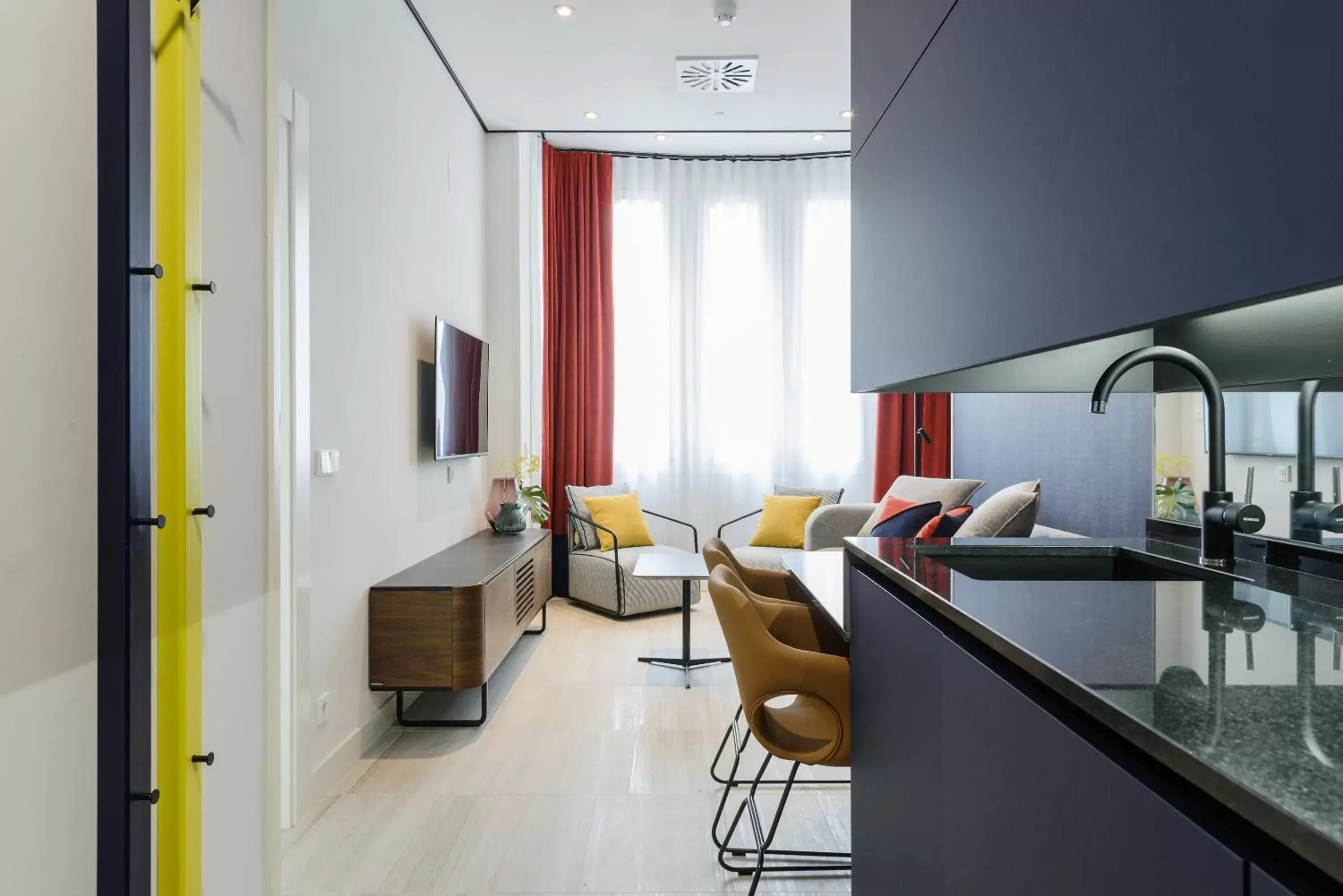 Kitchen or kitchenette in Smartrental Collection Gran Vía Centric