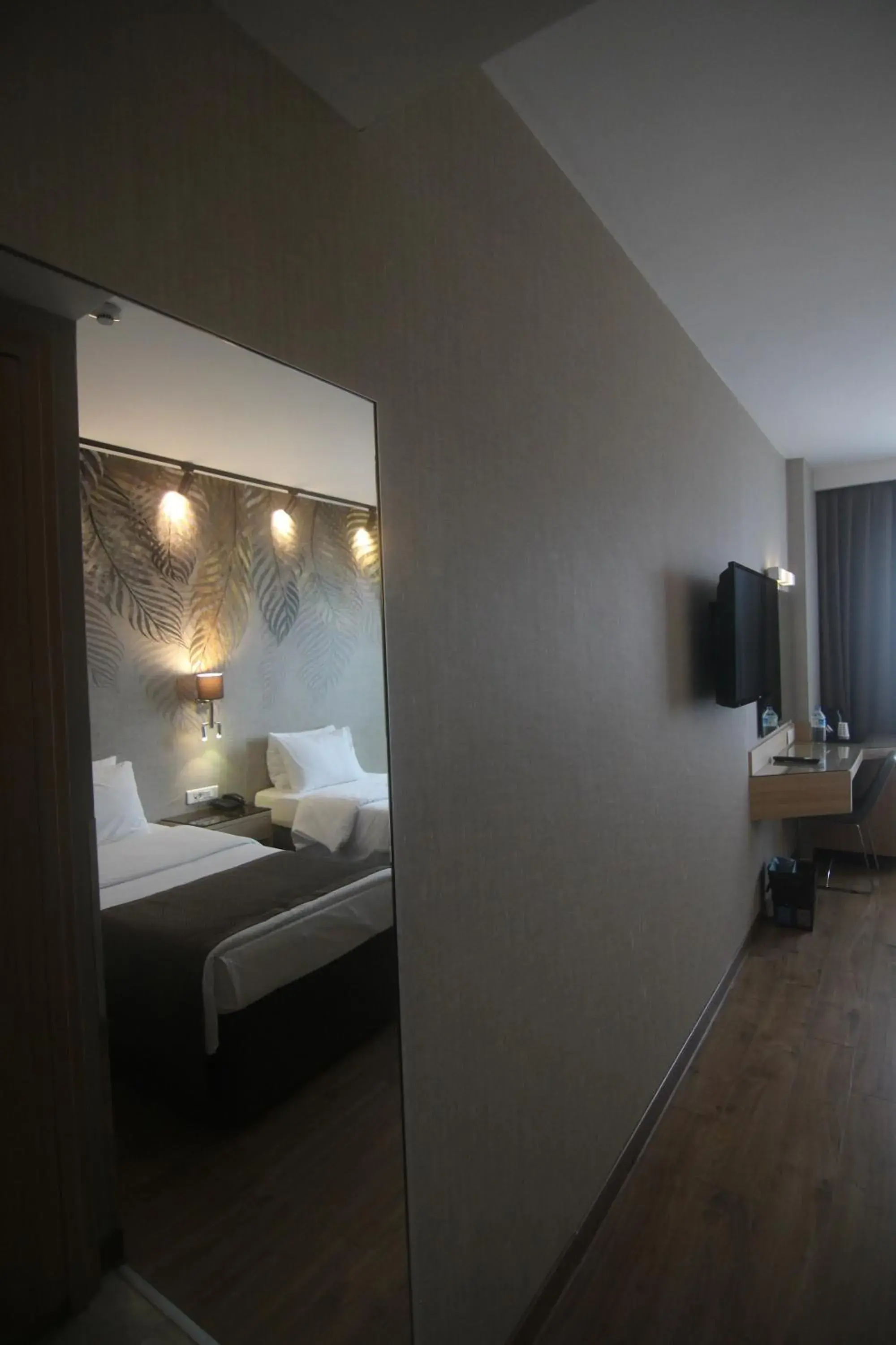 Bed, TV/Entertainment Center in Riva Hotel Taksim
