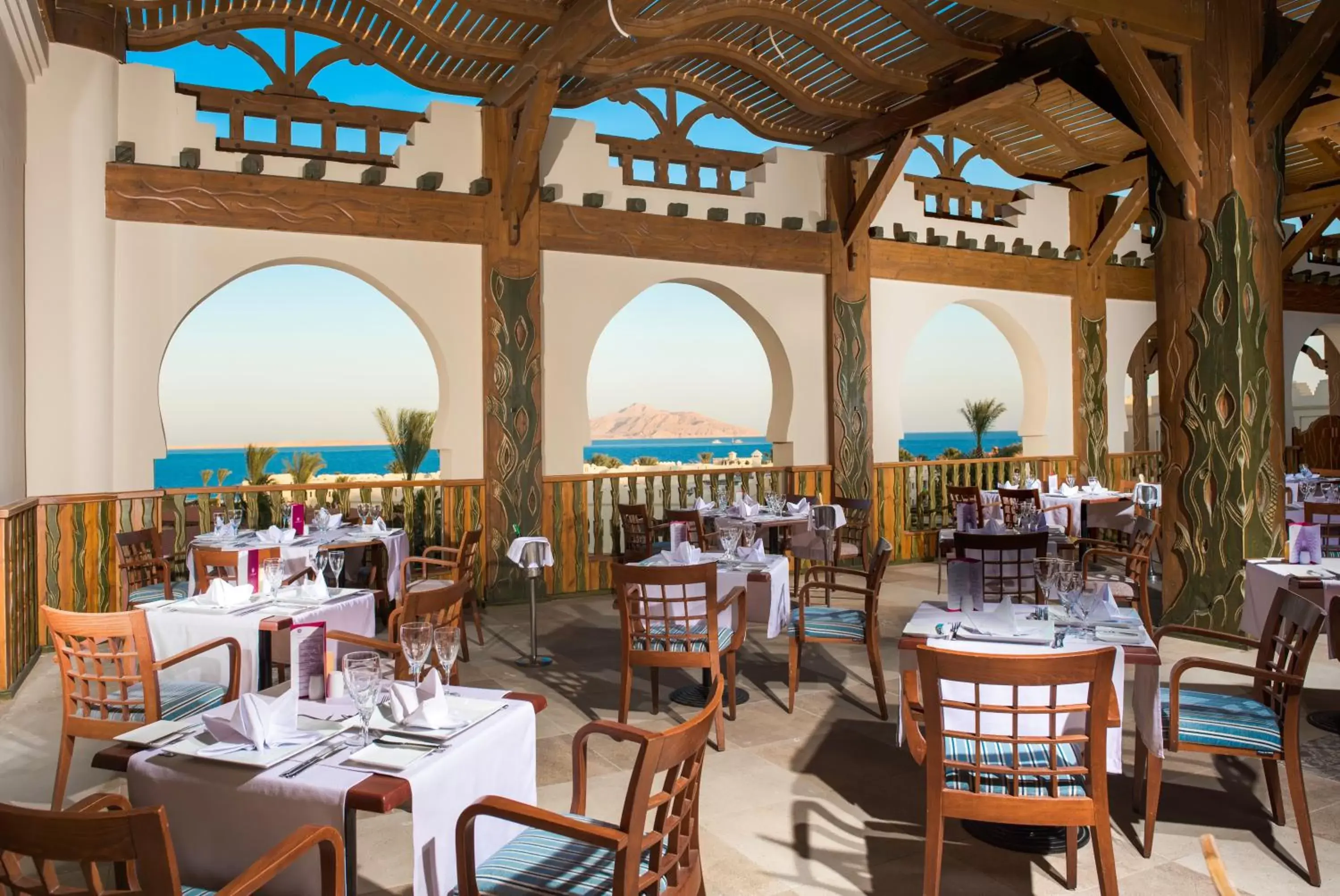 Restaurant/Places to Eat in Charmillion Club Resort