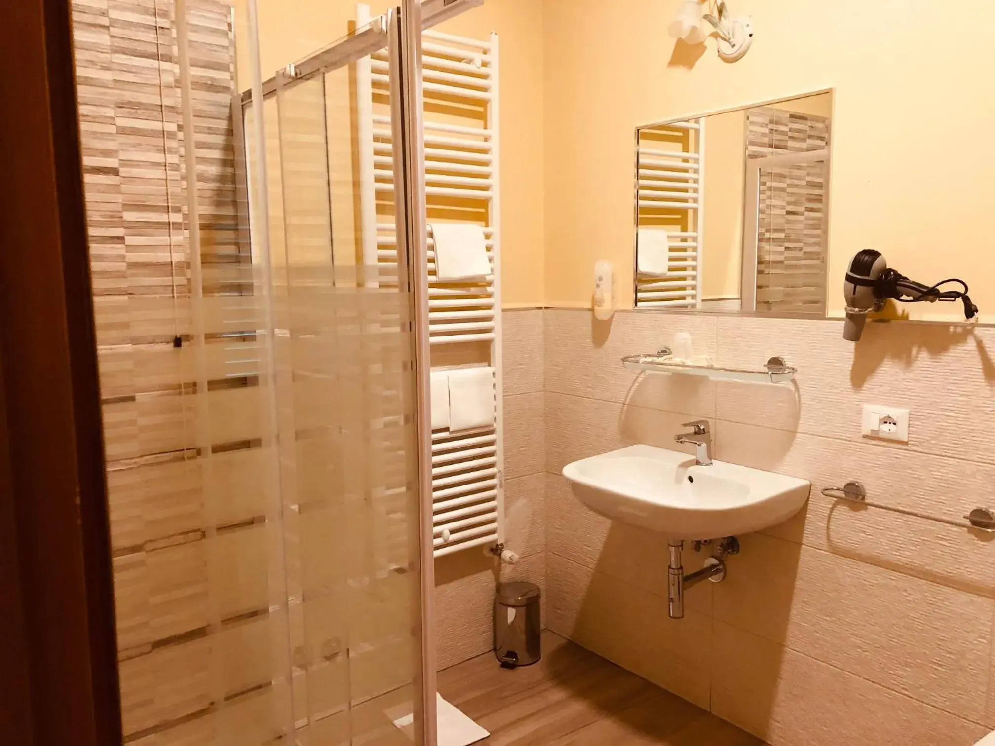 Bathroom in Hotel Duca Della Corgna