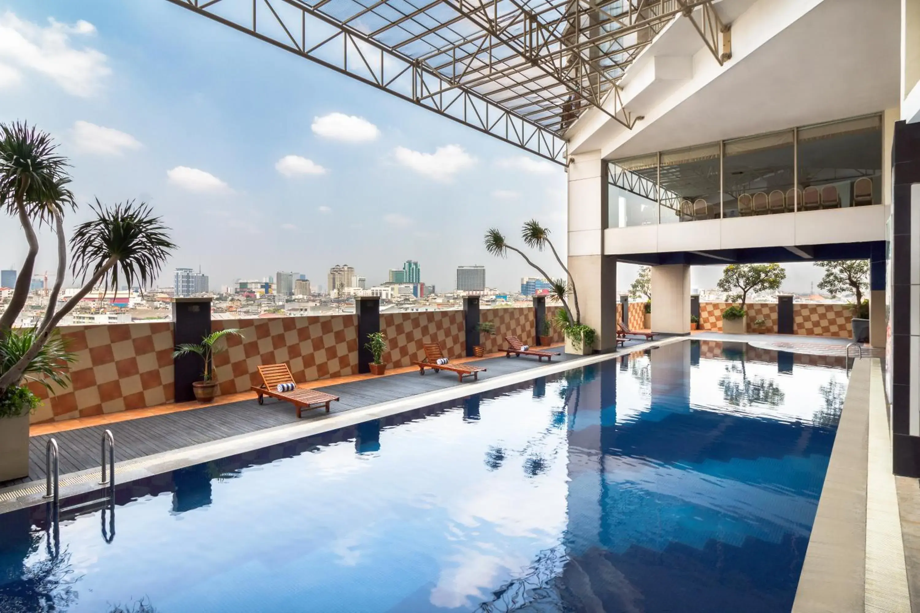 Swimming Pool in Best Western Mangga Dua Hotel And Residence